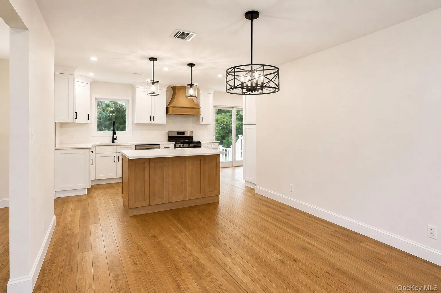 441 Roslyn Road, North Hempstead, NY, 4 Bedrooms Bedrooms, 8 Rooms Rooms,2 BathroomsBathrooms,Residential,For Rent,Roslyn,0,1041836 441 Roslyn Road, North Hempstead, NY, 4 Bedrooms Bedrooms, 8 Rooms Rooms,2 BathroomsBathrooms,Residential,For Rent,Roslyn,0,1041836
