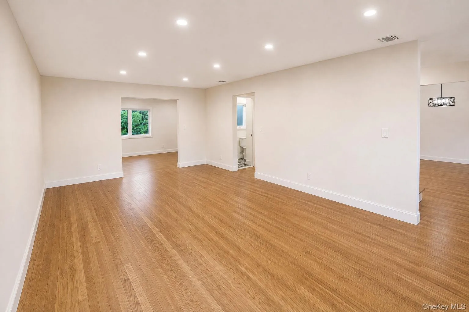 441 Roslyn Road, North Hempstead, NY, 4 Bedrooms Bedrooms, 8 Rooms Rooms,2 BathroomsBathrooms,Residential,For Rent,Roslyn,0,1041836 441 Roslyn Road, North Hempstead, NY, 4 Bedrooms Bedrooms, 8 Rooms Rooms,2 BathroomsBathrooms,Residential,For Rent,Roslyn,0,1041836