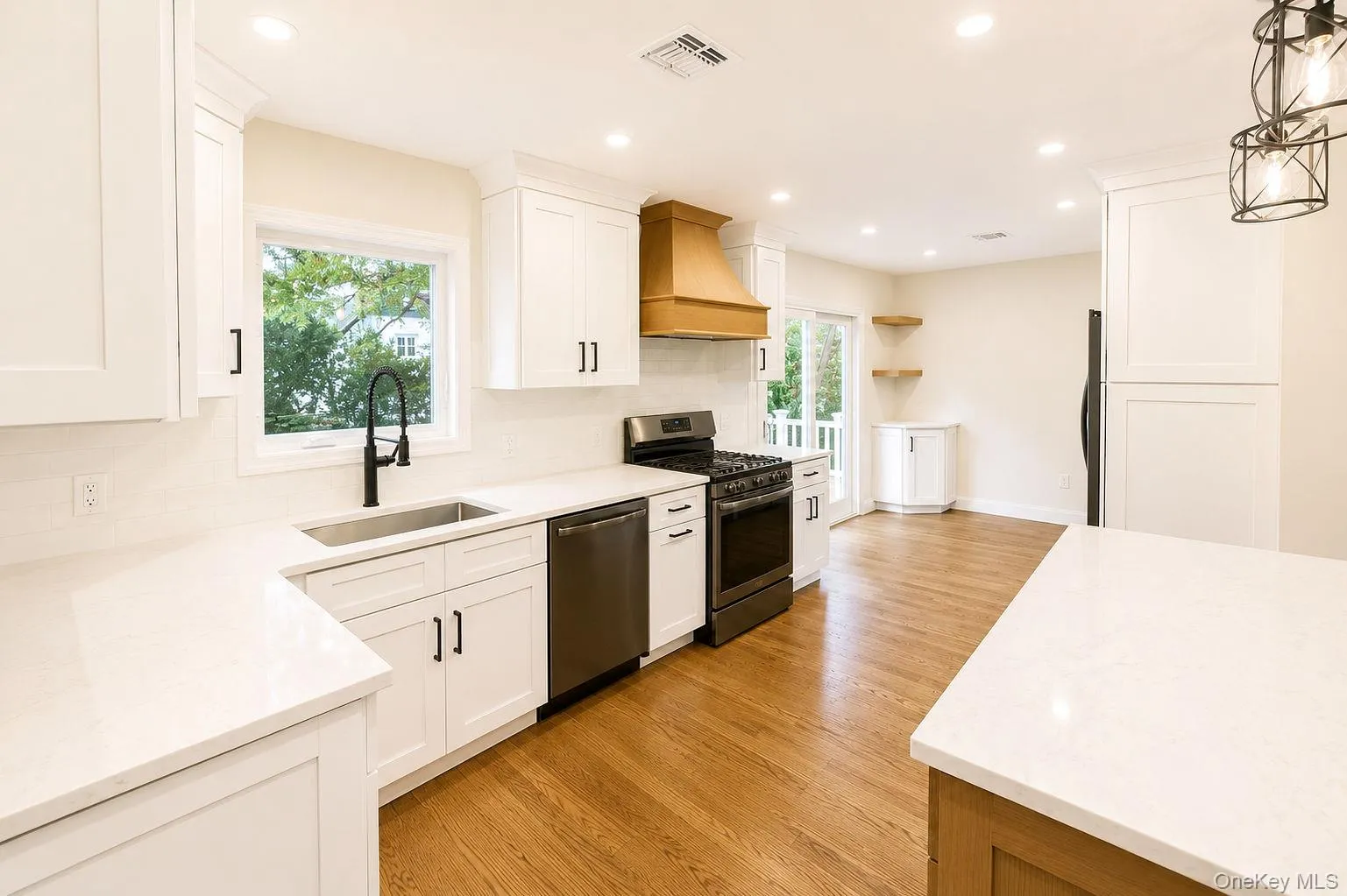 441 Roslyn Road, North Hempstead, NY, 4 Bedrooms Bedrooms, 8 Rooms Rooms,2 BathroomsBathrooms,Residential,For Rent,Roslyn,0,1041836 441 Roslyn Road, North Hempstead, NY, 4 Bedrooms Bedrooms, 8 Rooms Rooms,2 BathroomsBathrooms,Residential,For Rent,Roslyn,0,1041836