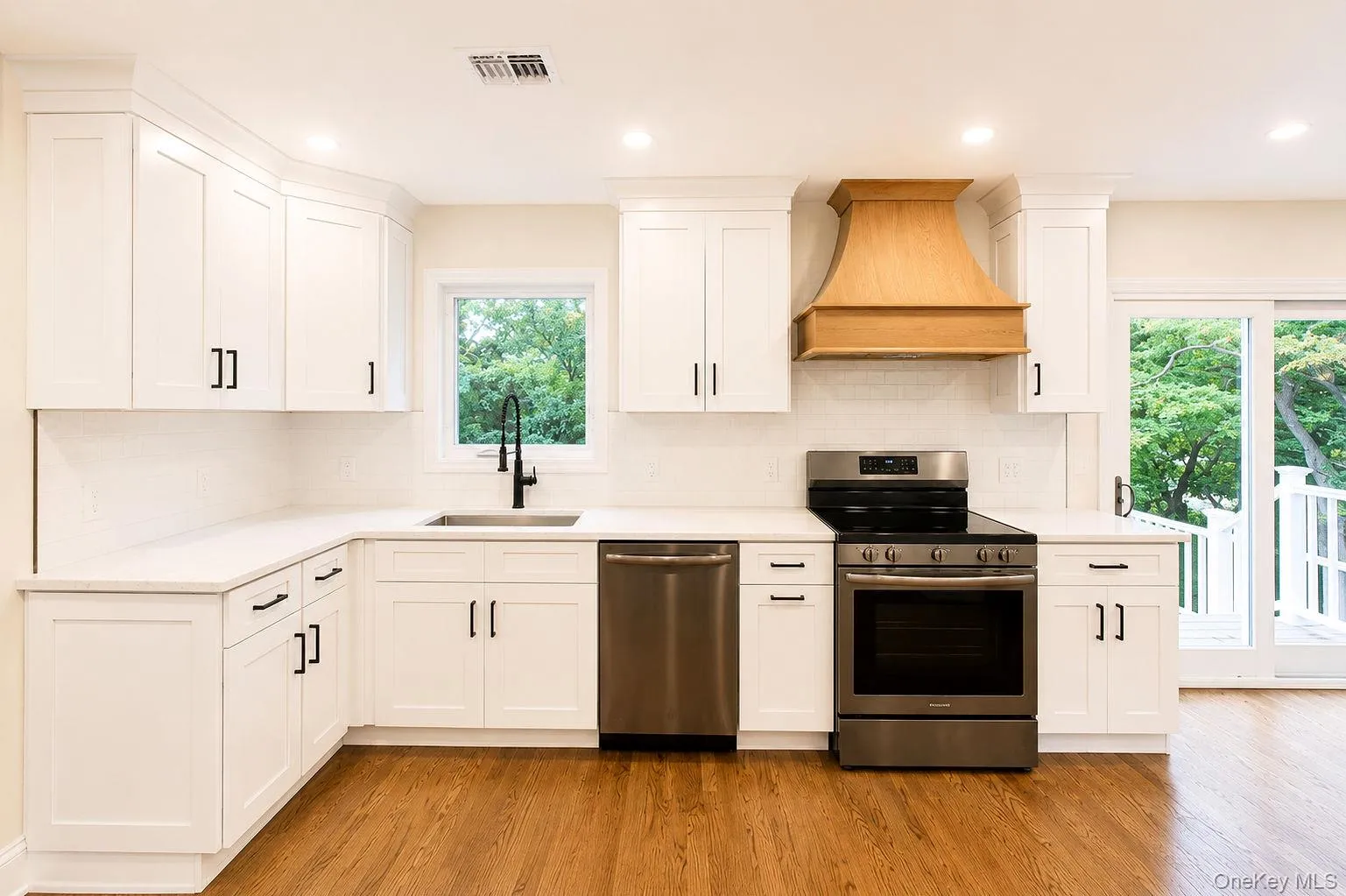 441 Roslyn Road, North Hempstead, NY, 4 Bedrooms Bedrooms, 8 Rooms Rooms,2 BathroomsBathrooms,Residential,For Rent,Roslyn,0,1041836 441 Roslyn Road, North Hempstead, NY, 4 Bedrooms Bedrooms, 8 Rooms Rooms,2 BathroomsBathrooms,Residential,For Rent,Roslyn,0,1041836