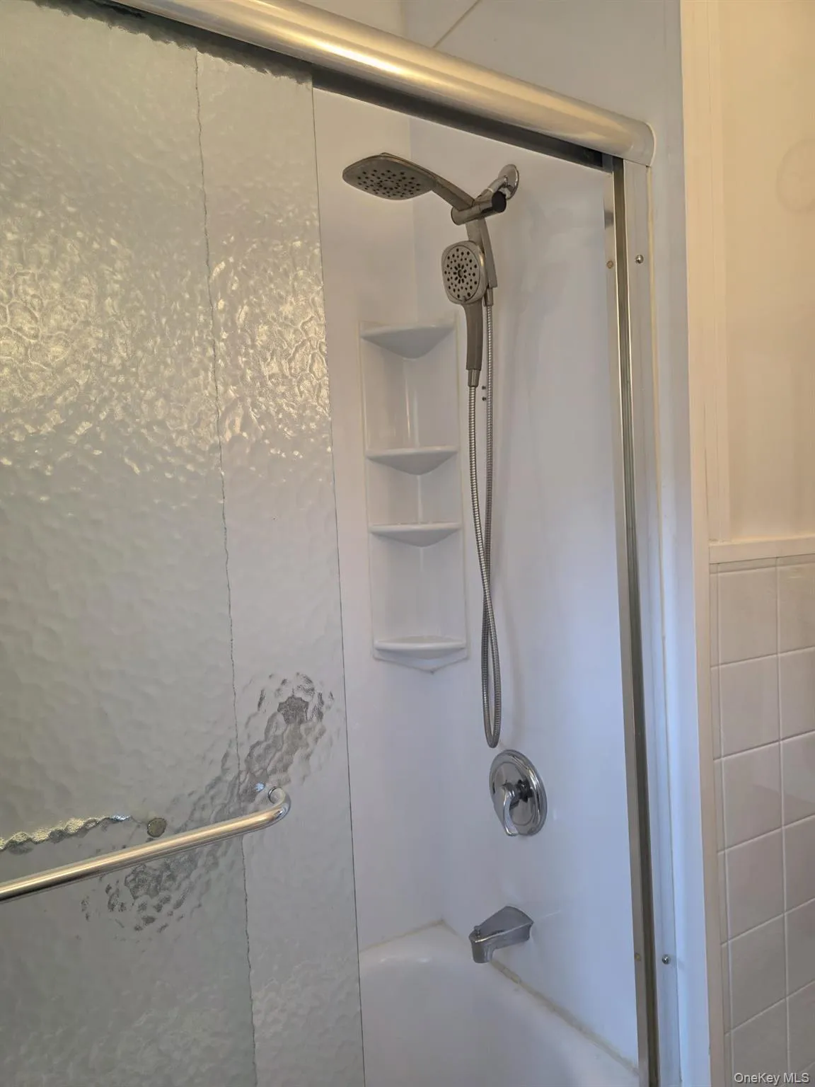 420 Bedford Avenue, Mount Vernon, NY, 3 Bedrooms Bedrooms, 6 Rooms Rooms,1 BathroomBathrooms,Residential Lease,For Rent,Bedford,0,1041847 420 Bedford Avenue, Mount Vernon, NY, 3 Bedrooms Bedrooms, 6 Rooms Rooms,1 BathroomBathrooms,Residential Lease,For Rent,Bedford,0,1041847