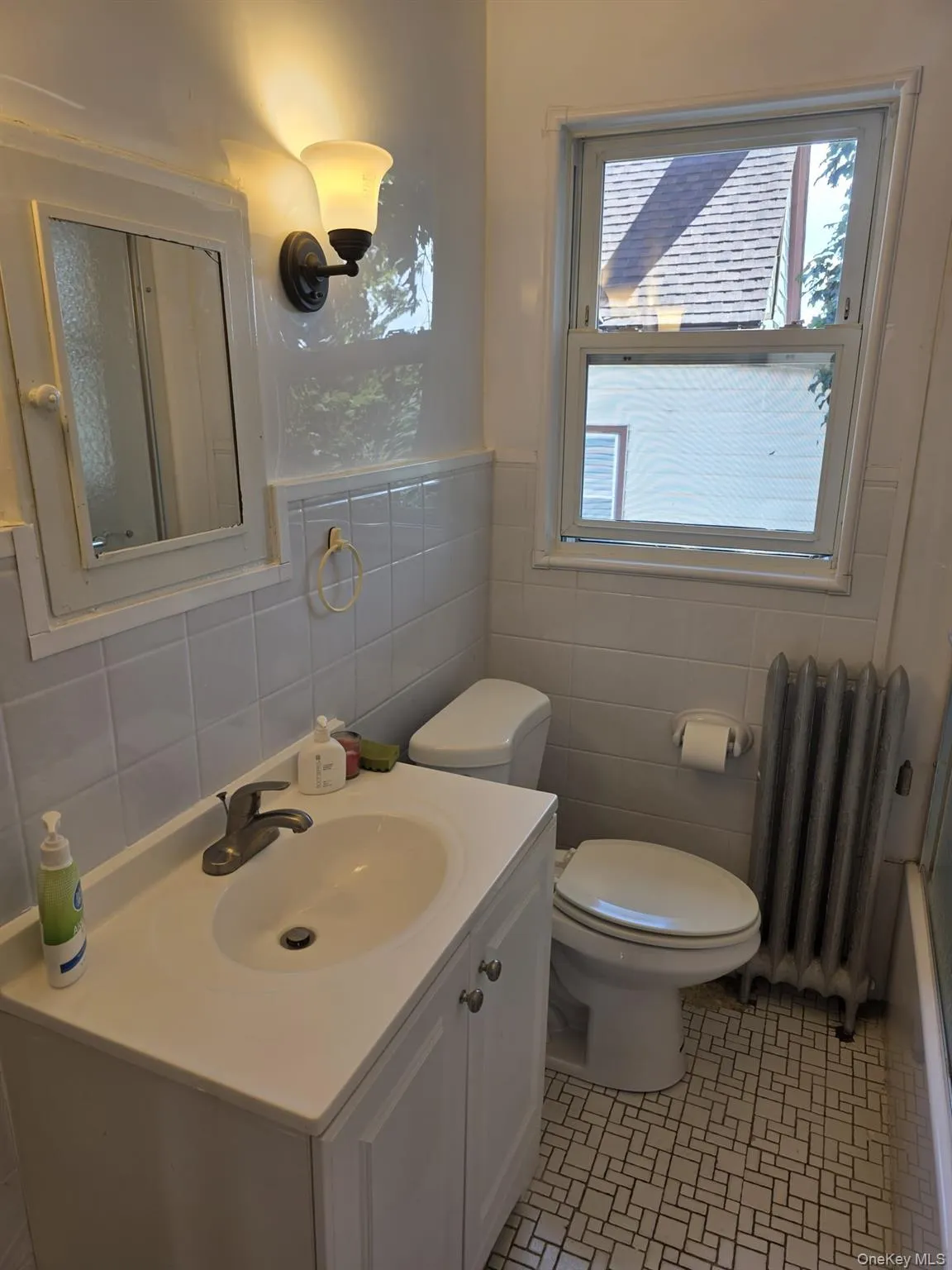 420 Bedford Avenue, Mount Vernon, NY, 3 Bedrooms Bedrooms, 6 Rooms Rooms,1 BathroomBathrooms,Residential Lease,For Rent,Bedford,0,1041847 420 Bedford Avenue, Mount Vernon, NY, 3 Bedrooms Bedrooms, 6 Rooms Rooms,1 BathroomBathrooms,Residential Lease,For Rent,Bedford,0,1041847