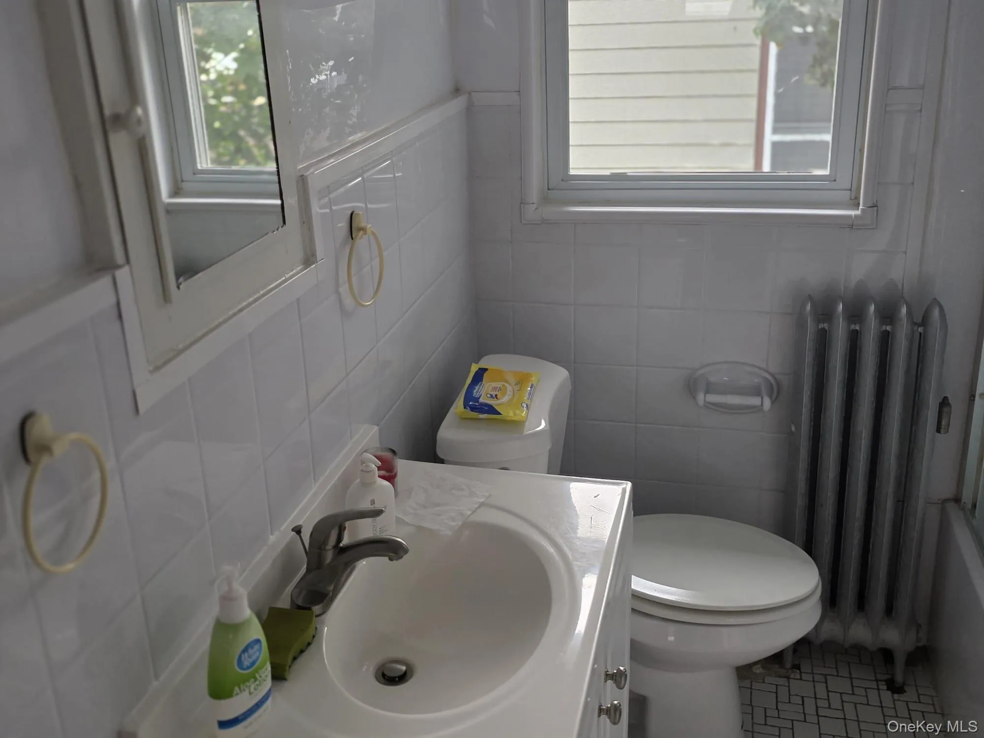 420 Bedford Avenue, Mount Vernon, NY, 3 Bedrooms Bedrooms, 6 Rooms Rooms,1 BathroomBathrooms,Residential Lease,For Rent,Bedford,0,1041847 420 Bedford Avenue, Mount Vernon, NY, 3 Bedrooms Bedrooms, 6 Rooms Rooms,1 BathroomBathrooms,Residential Lease,For Rent,Bedford,0,1041847