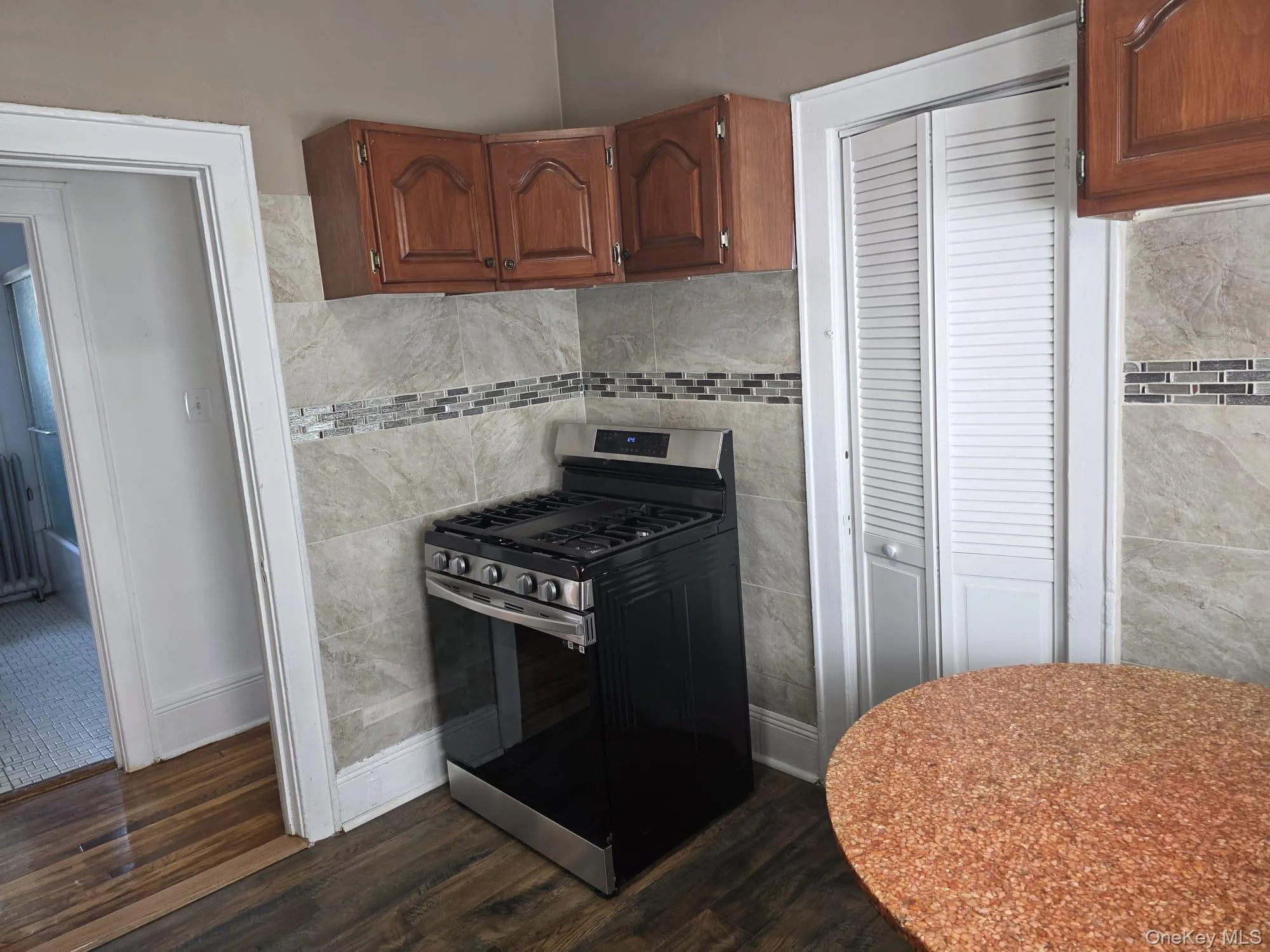 420 Bedford Avenue, Mount Vernon, NY, 3 Bedrooms Bedrooms, 6 Rooms Rooms,1 BathroomBathrooms,Residential Lease,For Rent,Bedford,0,1041847 420 Bedford Avenue, Mount Vernon, NY, 3 Bedrooms Bedrooms, 6 Rooms Rooms,1 BathroomBathrooms,Residential Lease,For Rent,Bedford,0,1041847