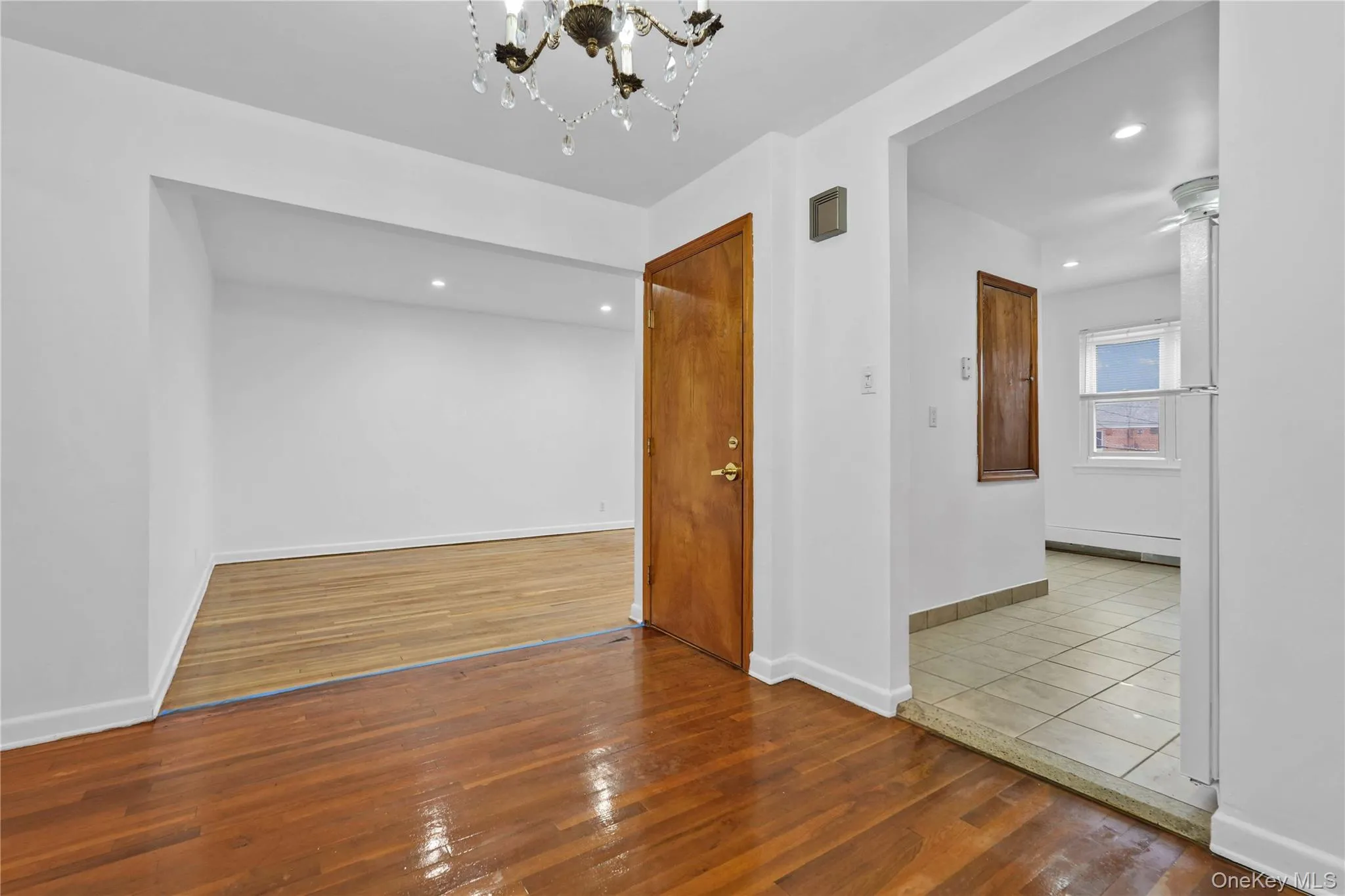 62-12 69th Place, New York, NY, 2 Bedrooms Bedrooms, 4 Rooms Rooms,1 BathroomBathrooms,Residential Lease,For Rent,69th,0,1041854 62-12 69th Place, New York, NY, 2 Bedrooms Bedrooms, 4 Rooms Rooms,1 BathroomBathrooms,Residential Lease,For Rent,69th,0,1041854