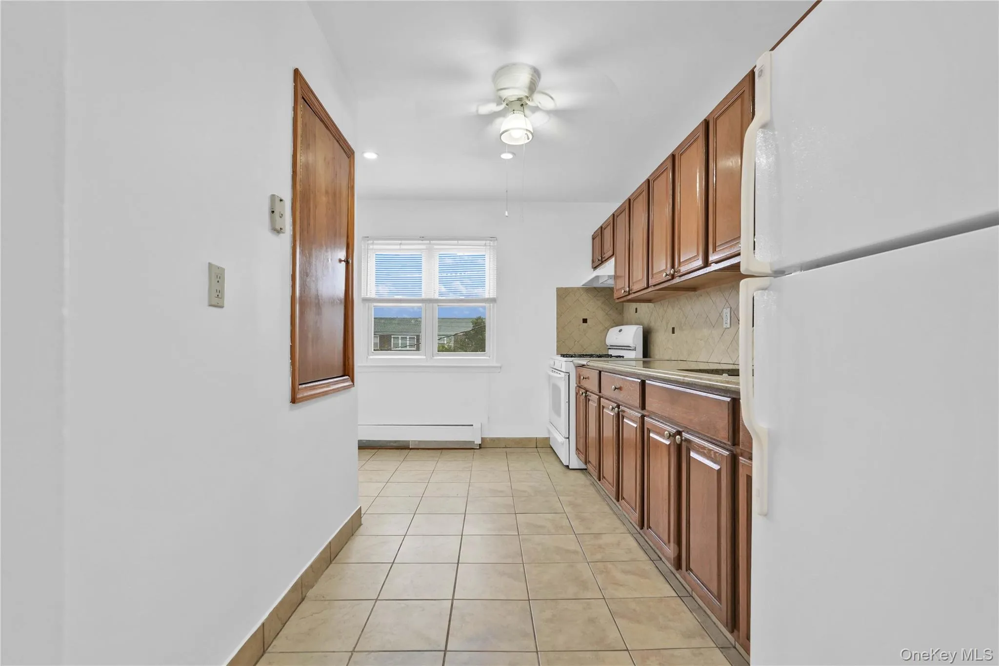 62-12 69th Place, New York, NY, 2 Bedrooms Bedrooms, 4 Rooms Rooms,1 BathroomBathrooms,Residential Lease,For Rent,69th,0,1041854 62-12 69th Place, New York, NY, 2 Bedrooms Bedrooms, 4 Rooms Rooms,1 BathroomBathrooms,Residential Lease,For Rent,69th,0,1041854