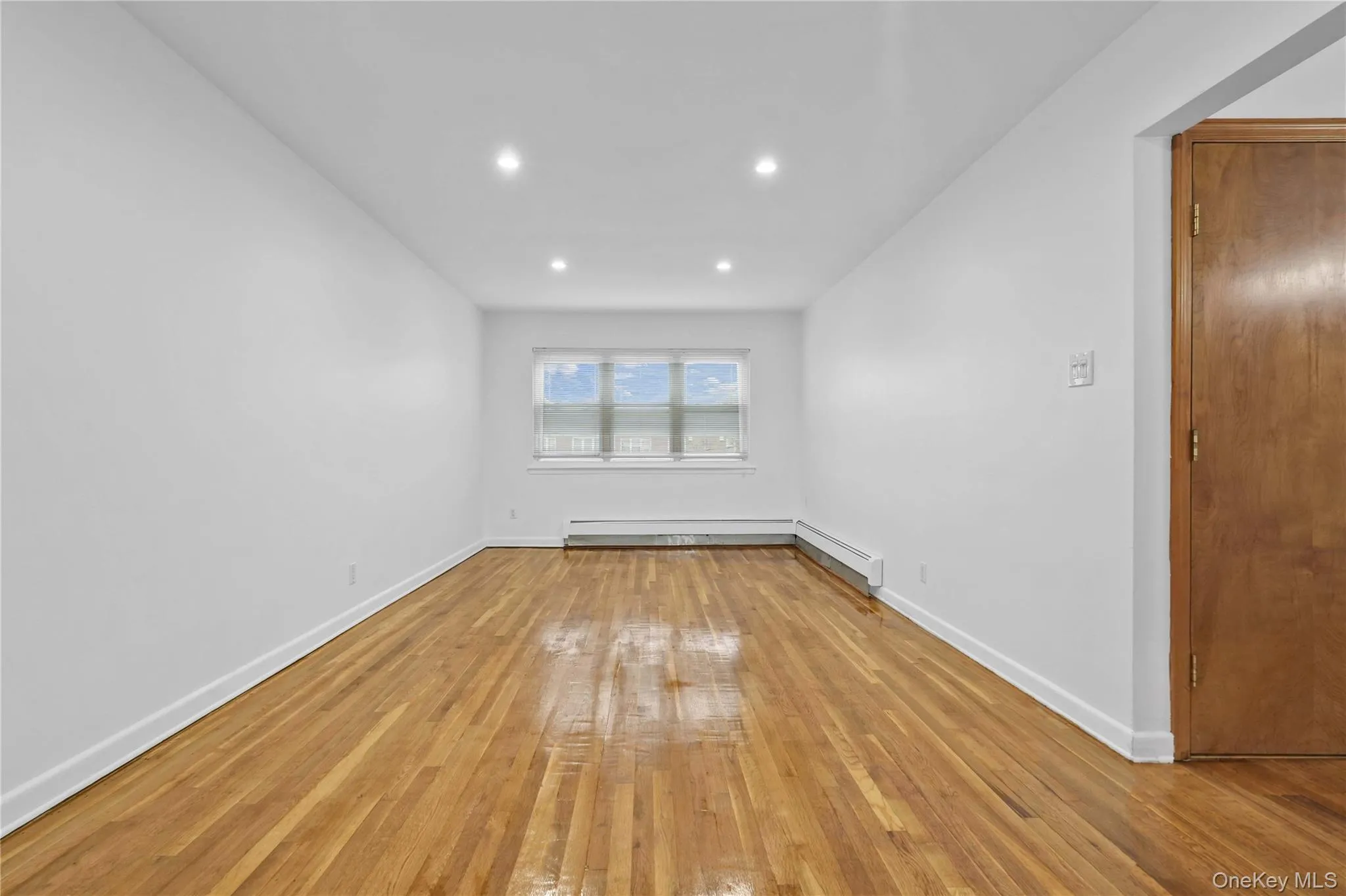 62-12 69th Place, New York, NY, 2 Bedrooms Bedrooms, 4 Rooms Rooms,1 BathroomBathrooms,Residential Lease,For Rent,69th,0,1041854 62-12 69th Place, New York, NY, 2 Bedrooms Bedrooms, 4 Rooms Rooms,1 BathroomBathrooms,Residential Lease,For Rent,69th,0,1041854