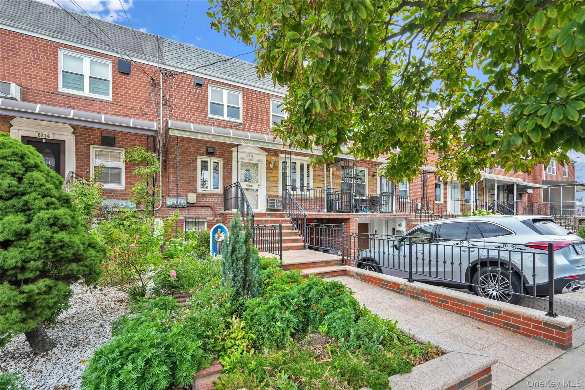 62-12 69th Place, New York, NY, 2 Bedrooms Bedrooms, 4 Rooms Rooms,1 BathroomBathrooms,Residential Lease,For Rent,69th,0,1041854 62-12 69th Place, New York, NY, 2 Bedrooms Bedrooms, 4 Rooms Rooms,1 BathroomBathrooms,Residential Lease,For Rent,69th,0,1041854