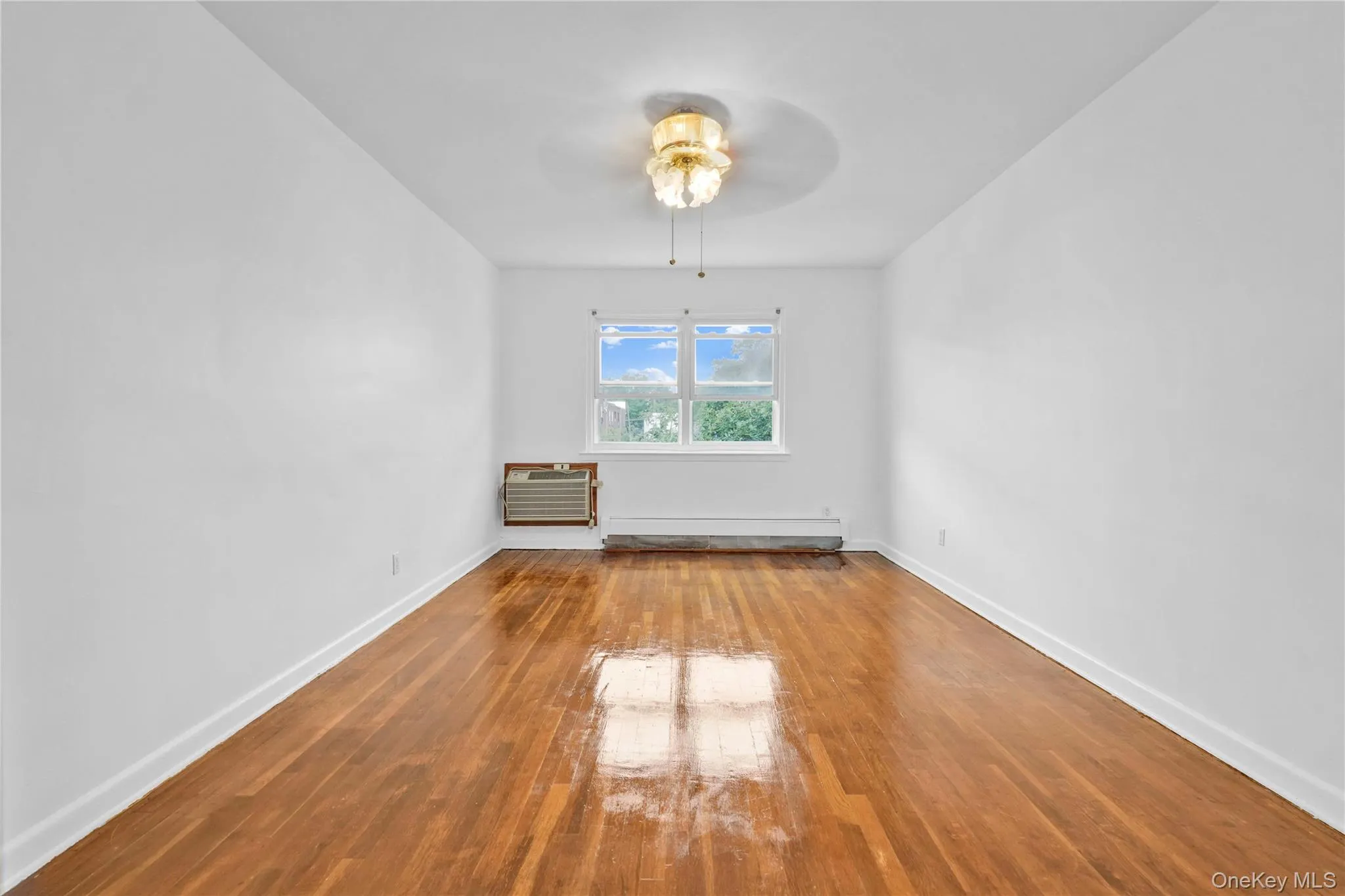 62-12 69th Place, New York, NY, 2 Bedrooms Bedrooms, 4 Rooms Rooms,1 BathroomBathrooms,Residential Lease,For Rent,69th,0,1041854 62-12 69th Place, New York, NY, 2 Bedrooms Bedrooms, 4 Rooms Rooms,1 BathroomBathrooms,Residential Lease,For Rent,69th,0,1041854