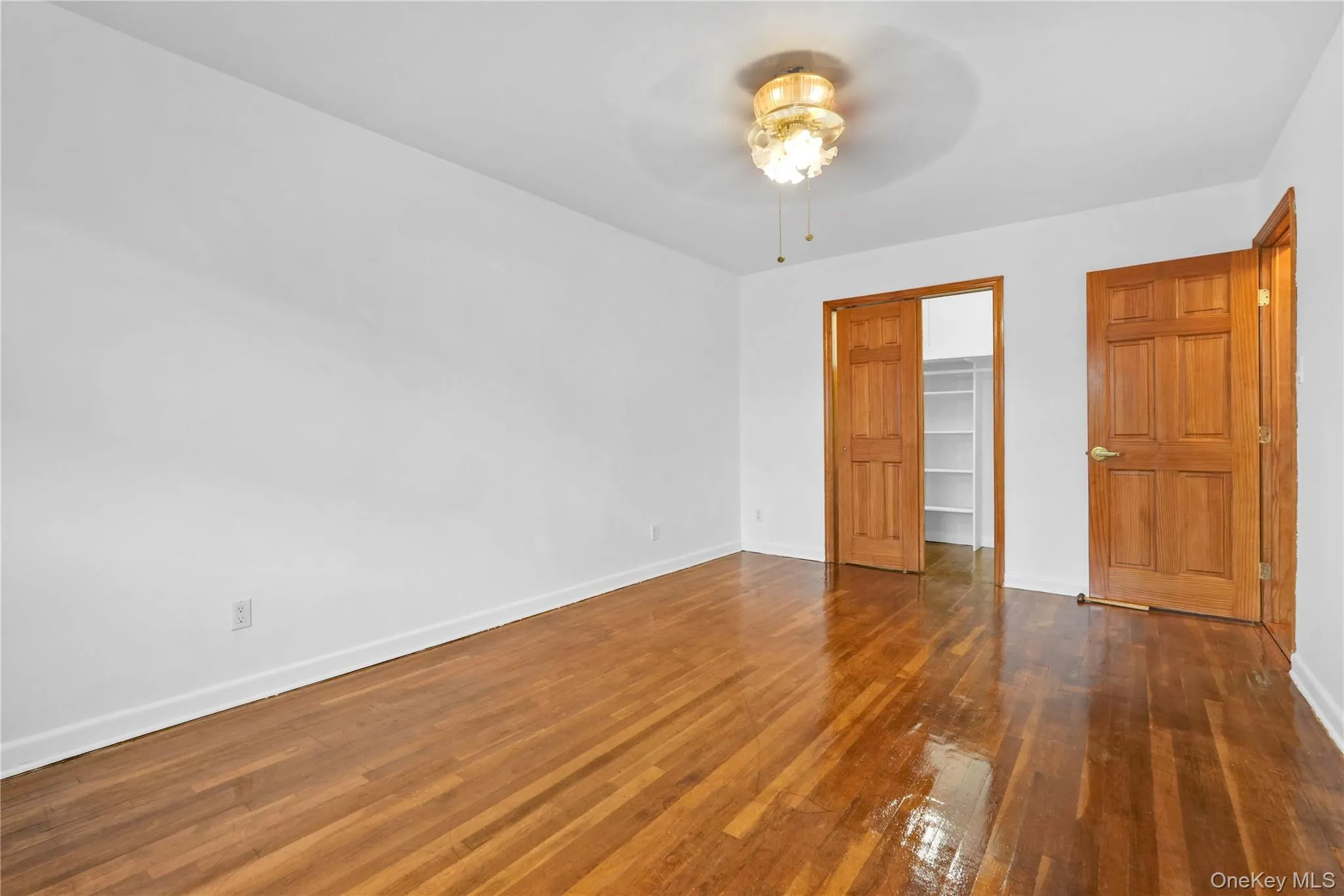 62-12 69th Place, New York, NY, 2 Bedrooms Bedrooms, 4 Rooms Rooms,1 BathroomBathrooms,Residential Lease,For Rent,69th,0,1041854 62-12 69th Place, New York, NY, 2 Bedrooms Bedrooms, 4 Rooms Rooms,1 BathroomBathrooms,Residential Lease,For Rent,69th,0,1041854