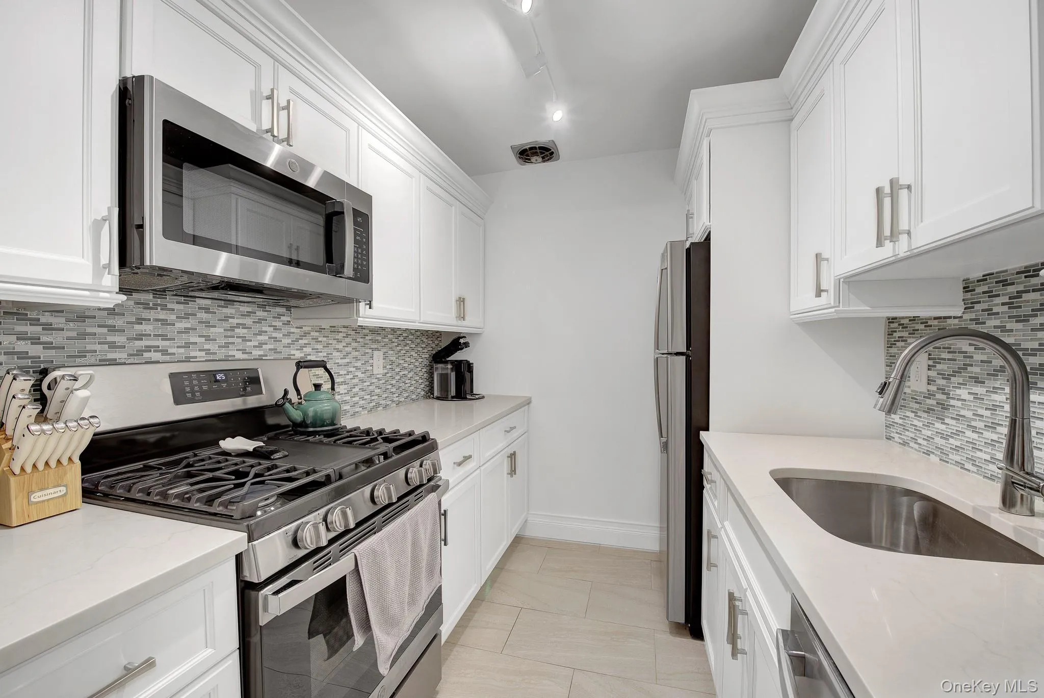 711 Shore Road, Long Beach, NY, 1 Bedroom Bedrooms, 5 Rooms Rooms,1 BathroomBathrooms,Residential,For Rent,Shore,0,1041855 711 Shore Road, Long Beach, NY, 1 Bedroom Bedrooms, 5 Rooms Rooms,1 BathroomBathrooms,Residential,For Rent,Shore,0,1041855