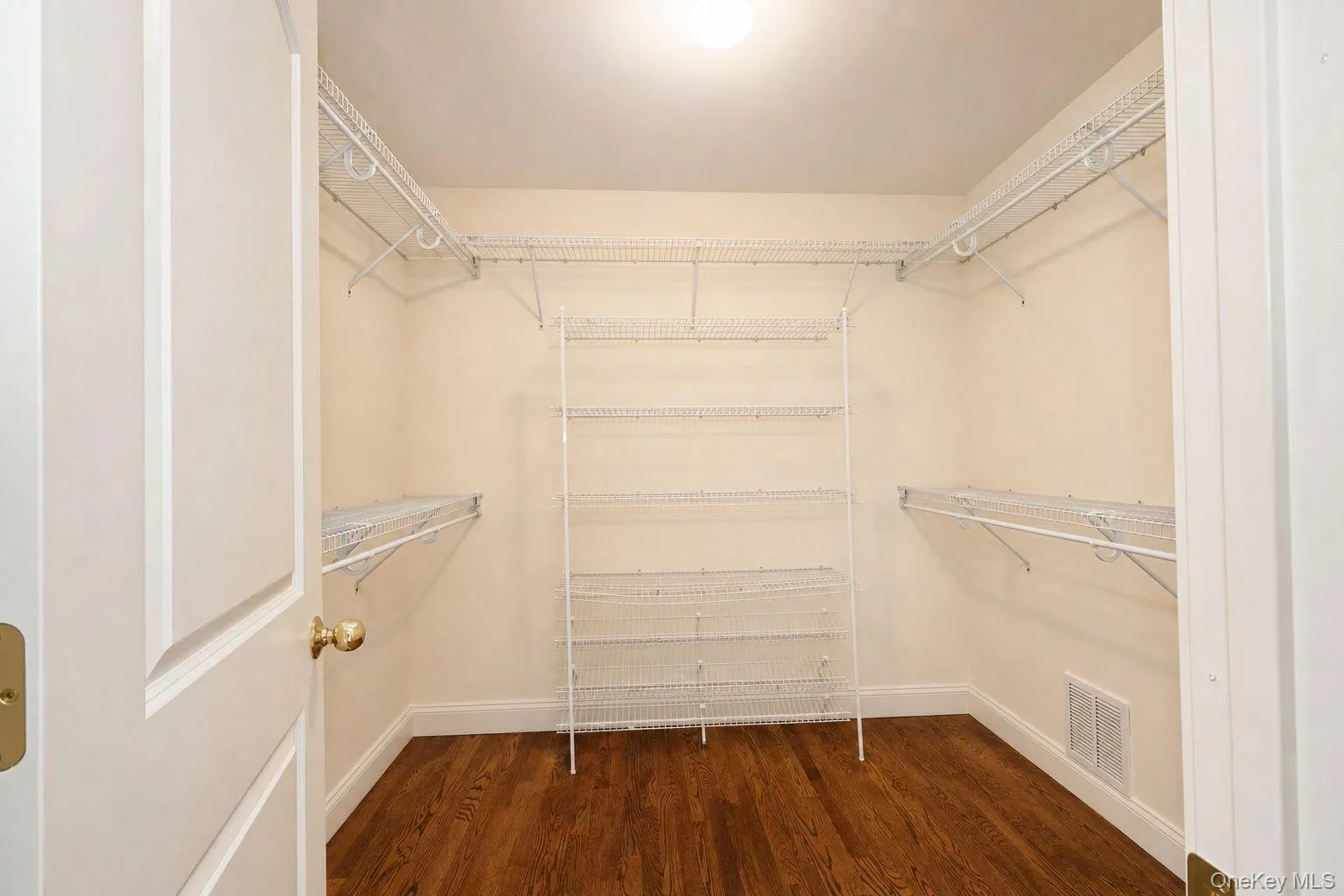 131 Winding Brook Court, New Windsor, NY, 4 Bedrooms Bedrooms, 12 Rooms Rooms,3 BathroomsBathrooms,Residential,For Rent,Winding Brook,0,1041858 131 Winding Brook Court, New Windsor, NY, 4 Bedrooms Bedrooms, 12 Rooms Rooms,3 BathroomsBathrooms,Residential,For Rent,Winding Brook,0,1041858