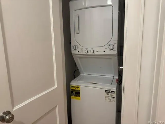 19 High Street, Hempstead, NY, 2 Bedrooms Bedrooms, 5 Rooms Rooms,1 BathroomBathrooms,Residential Lease,For Rent,High,0,1041861 19 High Street, Hempstead, NY, 2 Bedrooms Bedrooms, 5 Rooms Rooms,1 BathroomBathrooms,Residential Lease,For Rent,High,0,1041861