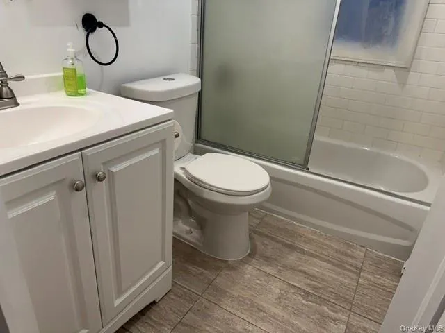 19 High Street, Hempstead, NY, 2 Bedrooms Bedrooms, 5 Rooms Rooms,1 BathroomBathrooms,Residential Lease,For Rent,High,0,1041861 19 High Street, Hempstead, NY, 2 Bedrooms Bedrooms, 5 Rooms Rooms,1 BathroomBathrooms,Residential Lease,For Rent,High,0,1041861