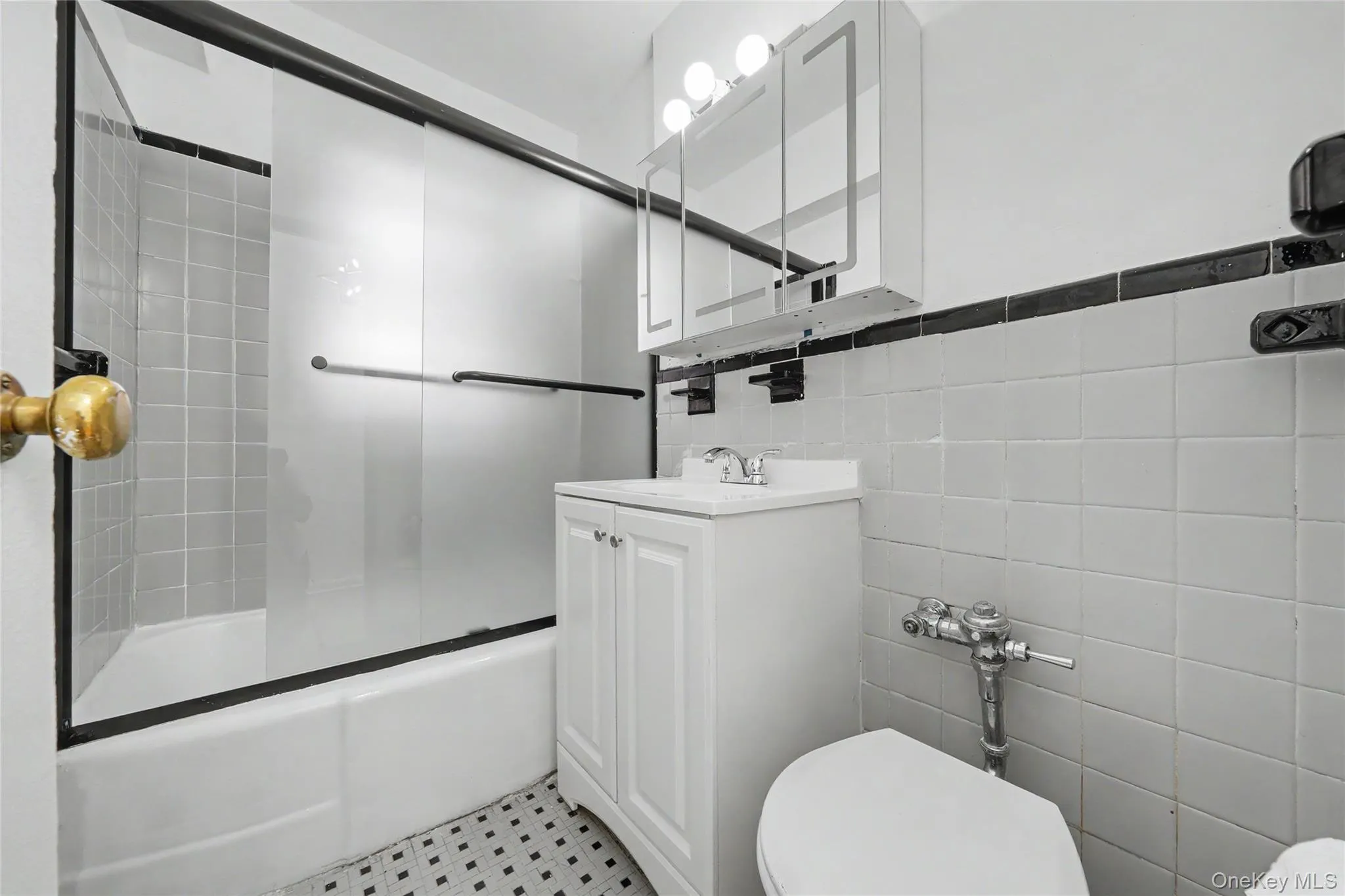 465 Lincoln Avenue, Mount Vernon, NY, 1 Bedroom Bedrooms, 4 Rooms Rooms,1 BathroomBathrooms,Residential,For Rent,Lincoln,0,1041865 465 Lincoln Avenue, Mount Vernon, NY, 1 Bedroom Bedrooms, 4 Rooms Rooms,1 BathroomBathrooms,Residential,For Rent,Lincoln,0,1041865