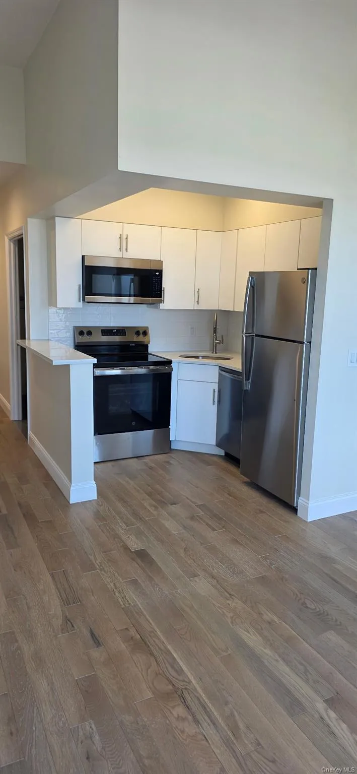 100 New Roc City Place, New Rochelle, NY, 1 Room Rooms,1 BathroomBathrooms,Residential,For Rent,New Roc City,0,1041867 100 New Roc City Place, New Rochelle, NY, 1 Room Rooms,1 BathroomBathrooms,Residential,For Rent,New Roc City,0,1041867