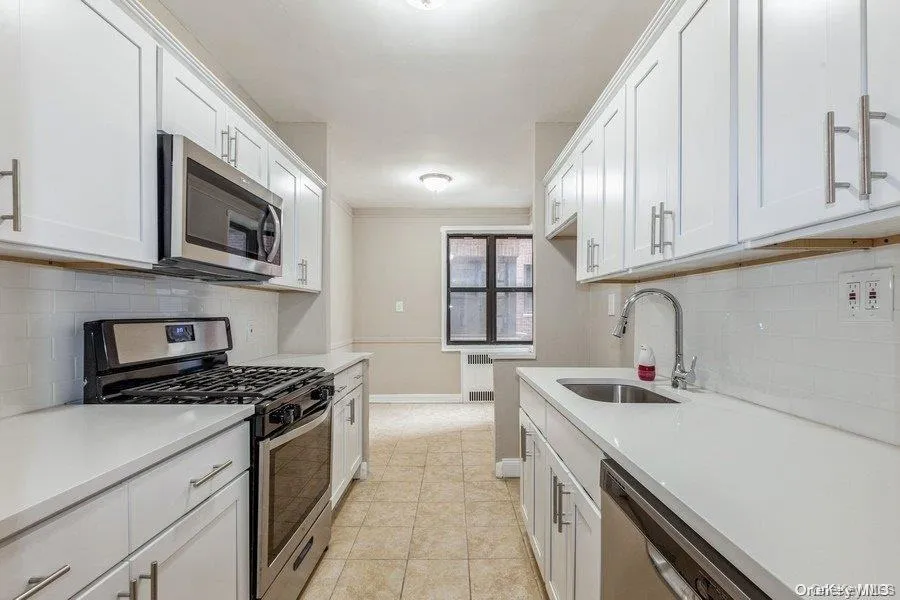 69-10 Yellowstone Boulevard, New York, NY, 1 Bedroom Bedrooms, 4 Rooms Rooms,1 BathroomBathrooms,Residential,For Rent,Yellowstone,0,1041873 69-10 Yellowstone Boulevard, New York, NY, 1 Bedroom Bedrooms, 4 Rooms Rooms,1 BathroomBathrooms,Residential,For Rent,Yellowstone,0,1041873