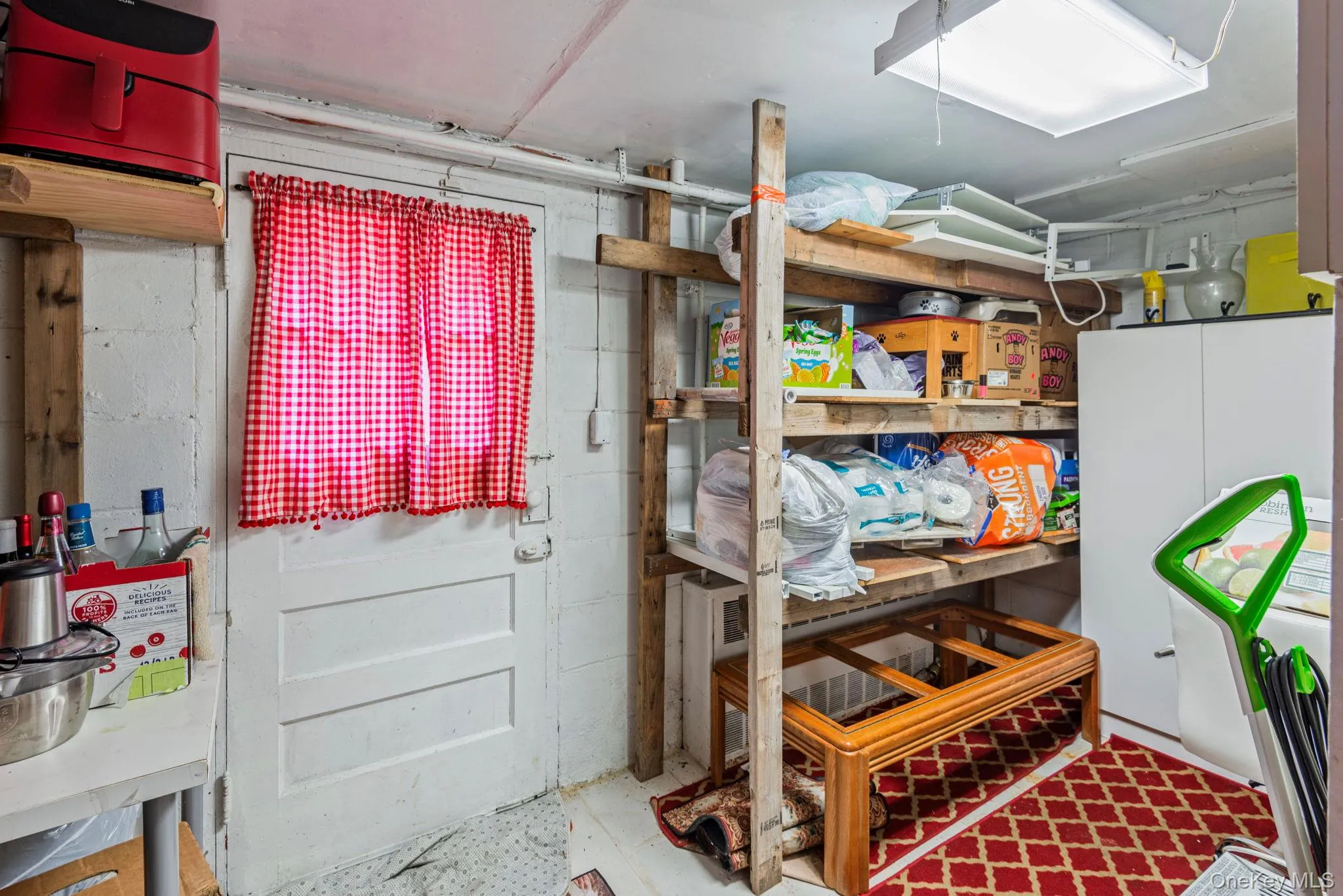 Basement has O.S.E. Basement has O.S.E.