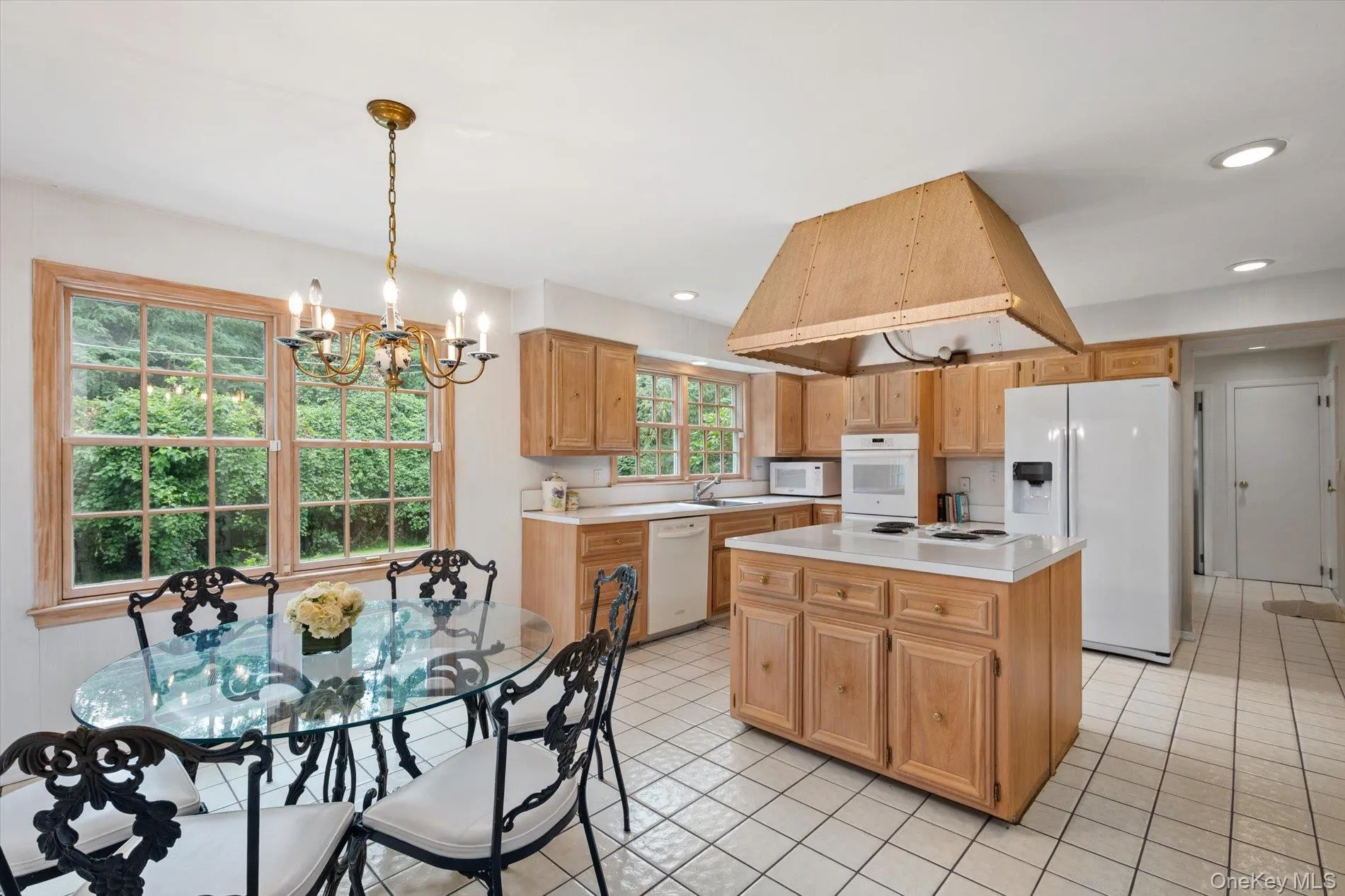 8 Flamingo Road, North Hempstead, NY, 6 Bedrooms Bedrooms, 10 Rooms Rooms,3 BathroomsBathrooms,Residential Lease,For Rent,Flamingo,0,1041884 8 Flamingo Road, North Hempstead, NY, 6 Bedrooms Bedrooms, 10 Rooms Rooms,3 BathroomsBathrooms,Residential Lease,For Rent,Flamingo,0,1041884