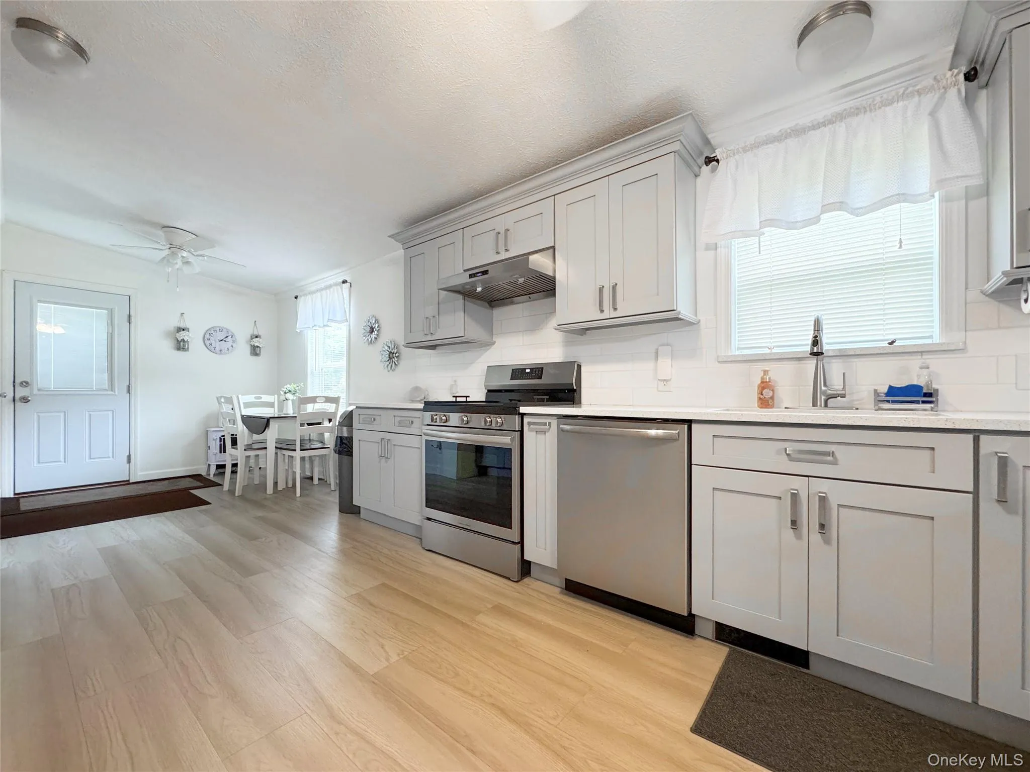 1800 Osborn Ave. Unit 1E Osborn, Riverhead, NY, 3 Bedrooms Bedrooms, 5 Rooms Rooms,2 BathroomsBathrooms,Residential,For Rent,Osborn,0,1041892 1800 Osborn Ave. Unit 1E Osborn, Riverhead, NY, 3 Bedrooms Bedrooms, 5 Rooms Rooms,2 BathroomsBathrooms,Residential,For Rent,Osborn,0,1041892