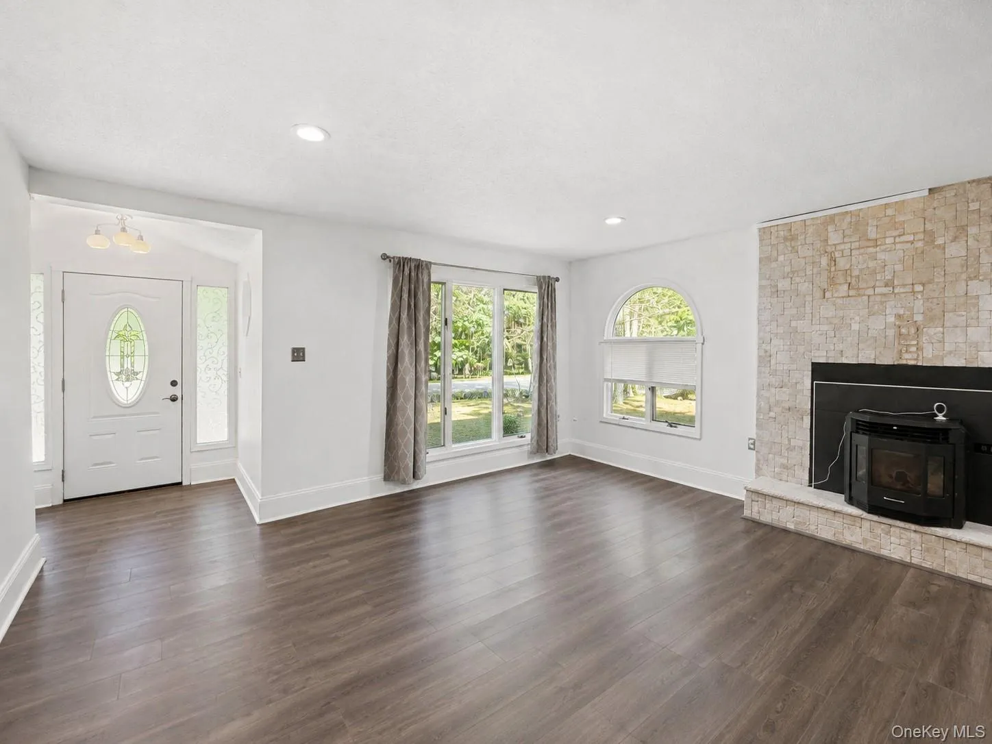 33 Buckingham Circle, Thompson, NY, 3 Bedrooms Bedrooms, 6 Rooms Rooms,2 BathroomsBathrooms,Residential,For Rent,Buckingham,0,1041893 33 Buckingham Circle, Thompson, NY, 3 Bedrooms Bedrooms, 6 Rooms Rooms,2 BathroomsBathrooms,Residential,For Rent,Buckingham,0,1041893