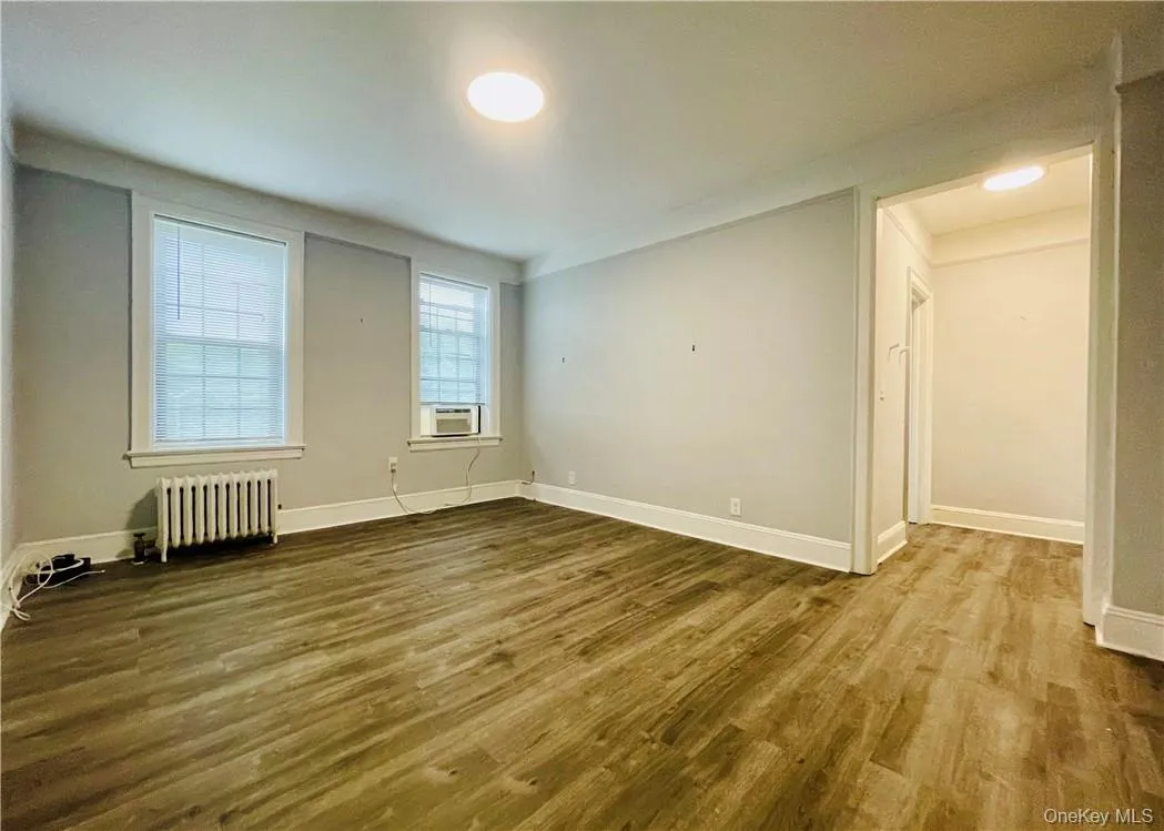 12 Chatsworth Avenue, Mamaroneck, NY, 1 Bedroom Bedrooms, 3 Rooms Rooms,1 BathroomBathrooms,Residential Lease,For Rent,Chatsworth,0,1041894 12 Chatsworth Avenue, Mamaroneck, NY, 1 Bedroom Bedrooms, 3 Rooms Rooms,1 BathroomBathrooms,Residential Lease,For Rent,Chatsworth,0,1041894