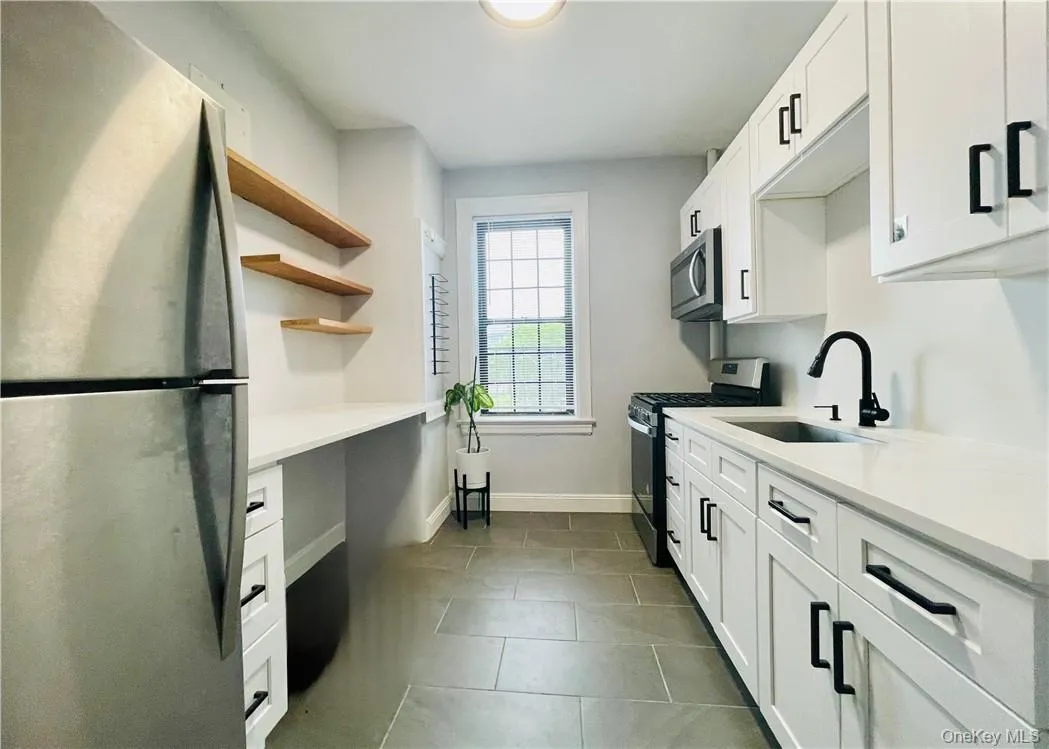 12 Chatsworth Avenue, Mamaroneck, NY, 1 Bedroom Bedrooms, 3 Rooms Rooms,1 BathroomBathrooms,Residential Lease,For Rent,Chatsworth,0,1041894 12 Chatsworth Avenue, Mamaroneck, NY, 1 Bedroom Bedrooms, 3 Rooms Rooms,1 BathroomBathrooms,Residential Lease,For Rent,Chatsworth,0,1041894