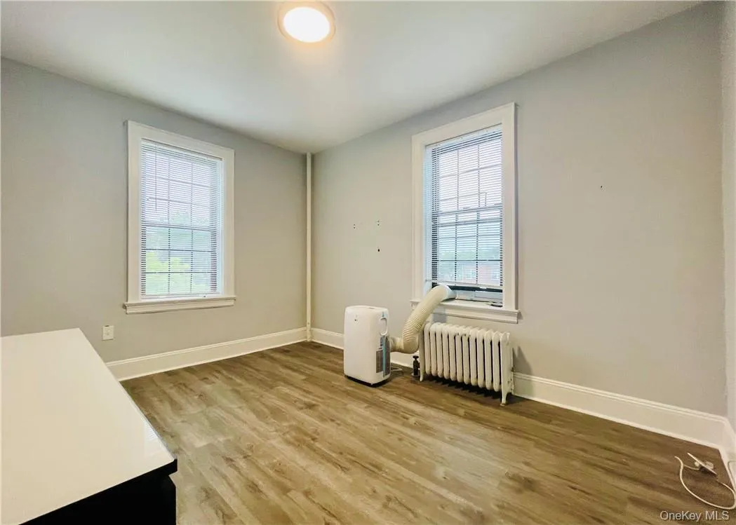 12 Chatsworth Avenue, Mamaroneck, NY, 1 Bedroom Bedrooms, 3 Rooms Rooms,1 BathroomBathrooms,Residential Lease,For Rent,Chatsworth,0,1041894 12 Chatsworth Avenue, Mamaroneck, NY, 1 Bedroom Bedrooms, 3 Rooms Rooms,1 BathroomBathrooms,Residential Lease,For Rent,Chatsworth,0,1041894
