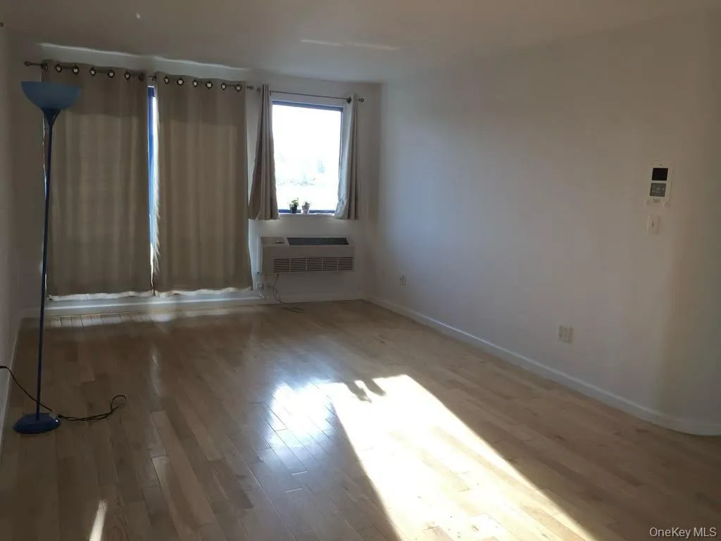 30-80 21st Street, New York, NY, 2 Bedrooms Bedrooms, 6 Rooms Rooms,2 BathroomsBathrooms,Residential Lease,For Rent,21st,0,1041896 30-80 21st Street, New York, NY, 2 Bedrooms Bedrooms, 6 Rooms Rooms,2 BathroomsBathrooms,Residential Lease,For Rent,21st,0,1041896
