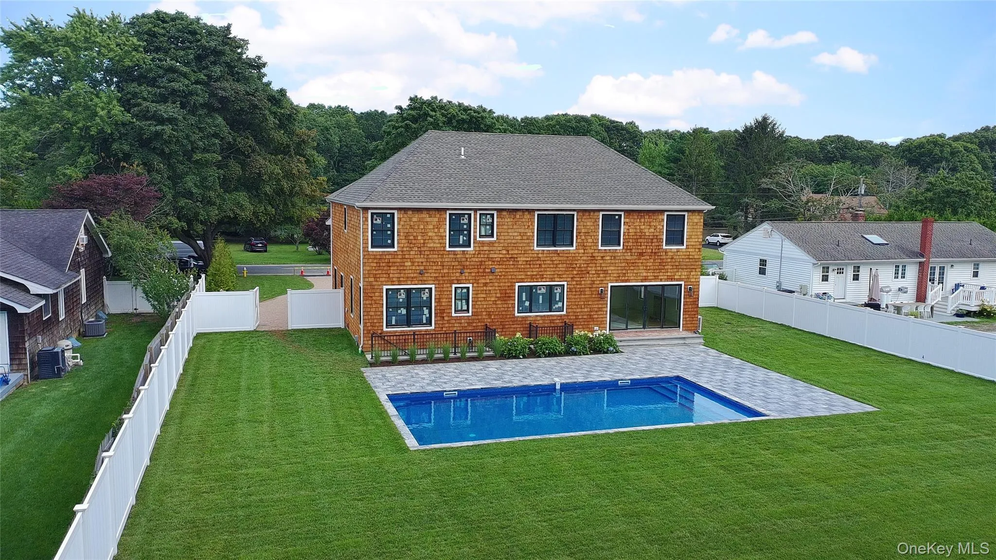 17 Nidzyn Avenue, Southampton, NY, 5 Bedrooms Bedrooms, 11 Rooms Rooms,4 BathroomsBathrooms,Residential,For Rent,Nidzyn,0,1041897 17 Nidzyn Avenue, Southampton, NY, 5 Bedrooms Bedrooms, 11 Rooms Rooms,4 BathroomsBathrooms,Residential,For Rent,Nidzyn,0,1041897