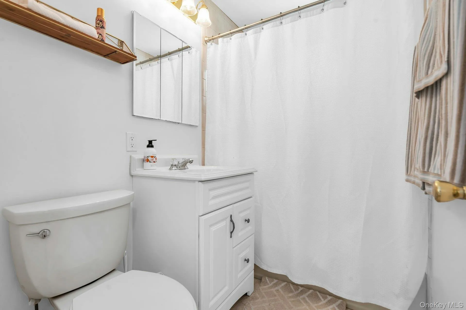 69 Squiretown Road, Southampton, NY, 2 Bedroom Bedrooms, 6 Room Rooms,1 BathroomBathrooms,Residential Lease,For Rent,Squiretown,0,1041899 69 Squiretown Road, Southampton, NY, 2 Bedroom Bedrooms, 6 Room Rooms,1 BathroomBathrooms,Residential Lease,For Rent,Squiretown,0,1041899
