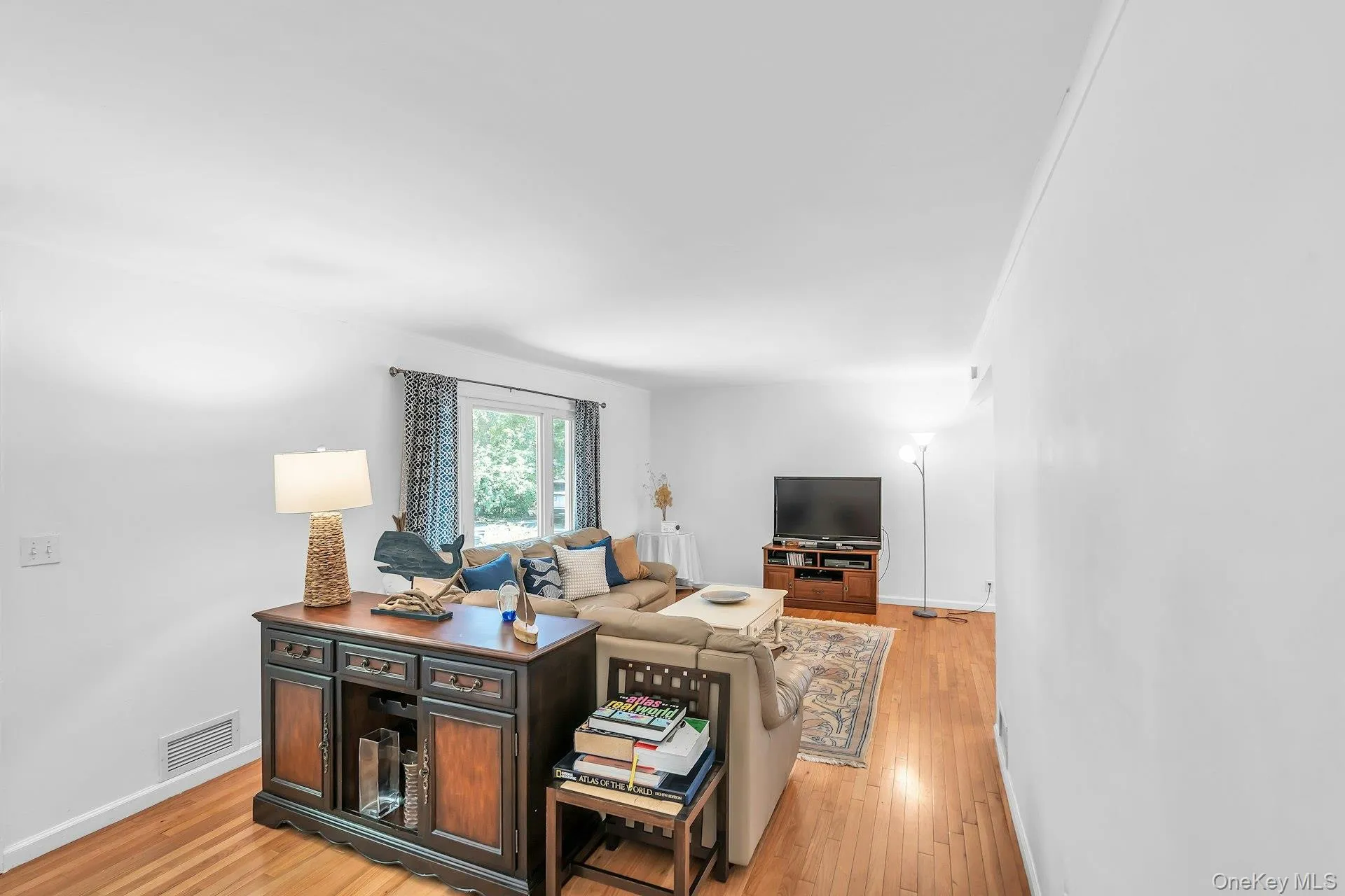 69 Squiretown Road, Southampton, NY, 2 Bedroom Bedrooms, 6 Room Rooms,1 BathroomBathrooms,Residential Lease,For Rent,Squiretown,0,1041899 69 Squiretown Road, Southampton, NY, 2 Bedroom Bedrooms, 6 Room Rooms,1 BathroomBathrooms,Residential Lease,For Rent,Squiretown,0,1041899