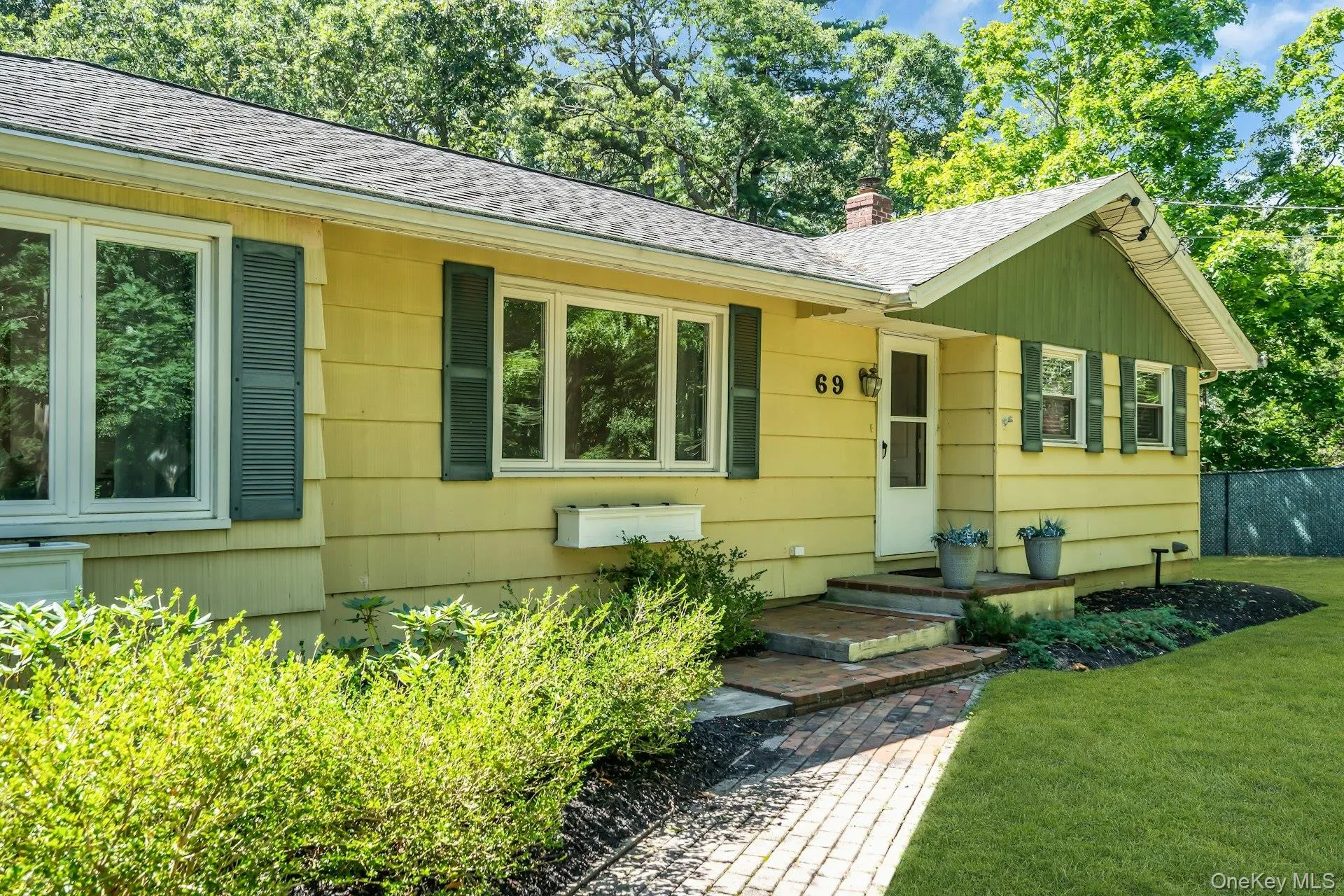 69 Squiretown Road, Southampton, NY, 2 Bedroom Bedrooms, 6 Room Rooms,1 BathroomBathrooms,Residential Lease,For Rent,Squiretown,0,1041899 69 Squiretown Road, Southampton, NY, 2 Bedroom Bedrooms, 6 Room Rooms,1 BathroomBathrooms,Residential Lease,For Rent,Squiretown,0,1041899