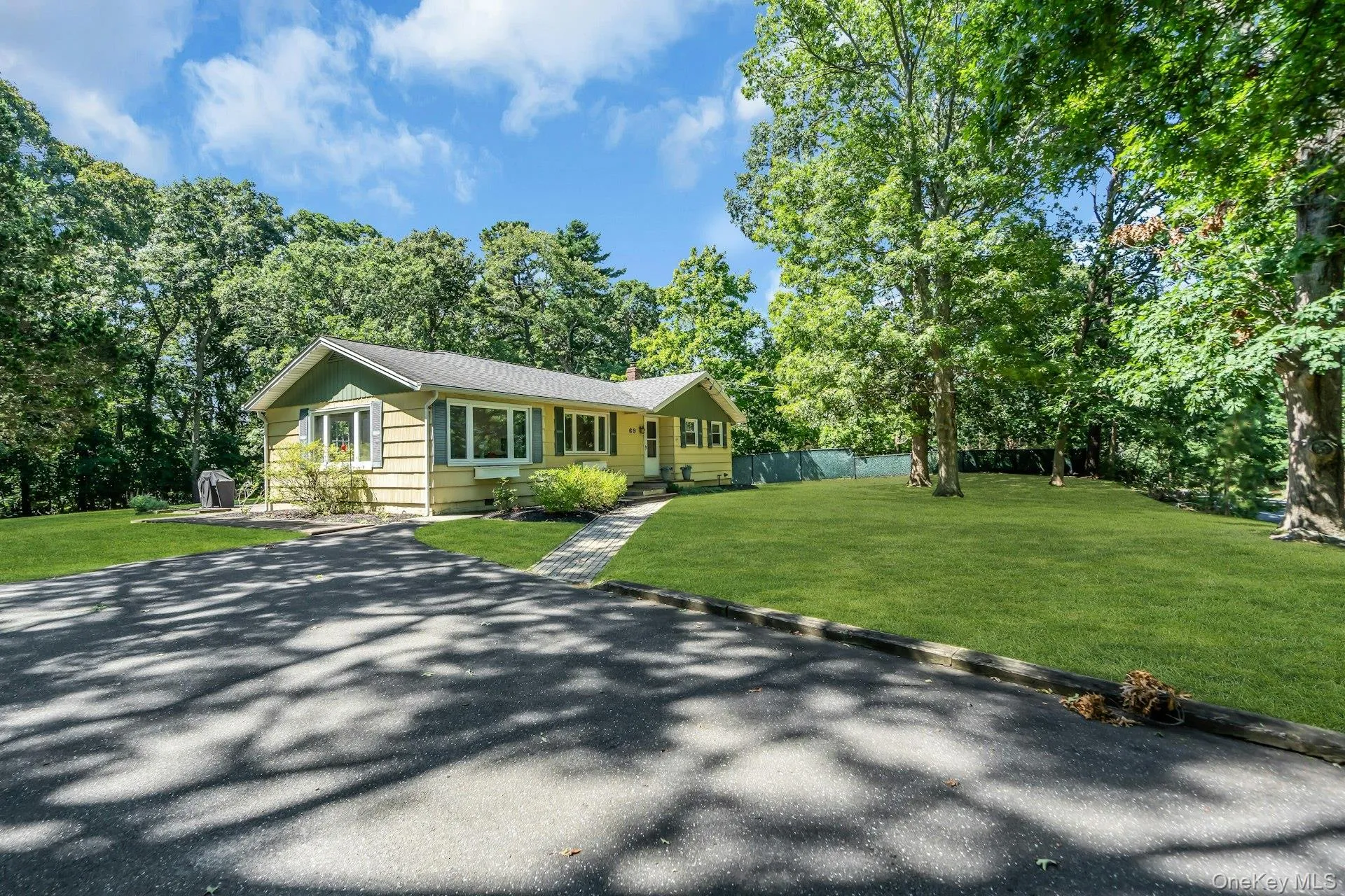 69 Squiretown Road, Southampton, NY, 2 Bedroom Bedrooms, 6 Room Rooms,1 BathroomBathrooms,Residential Lease,For Rent,Squiretown,0,1041899 69 Squiretown Road, Southampton, NY, 2 Bedroom Bedrooms, 6 Room Rooms,1 BathroomBathrooms,Residential Lease,For Rent,Squiretown,0,1041899