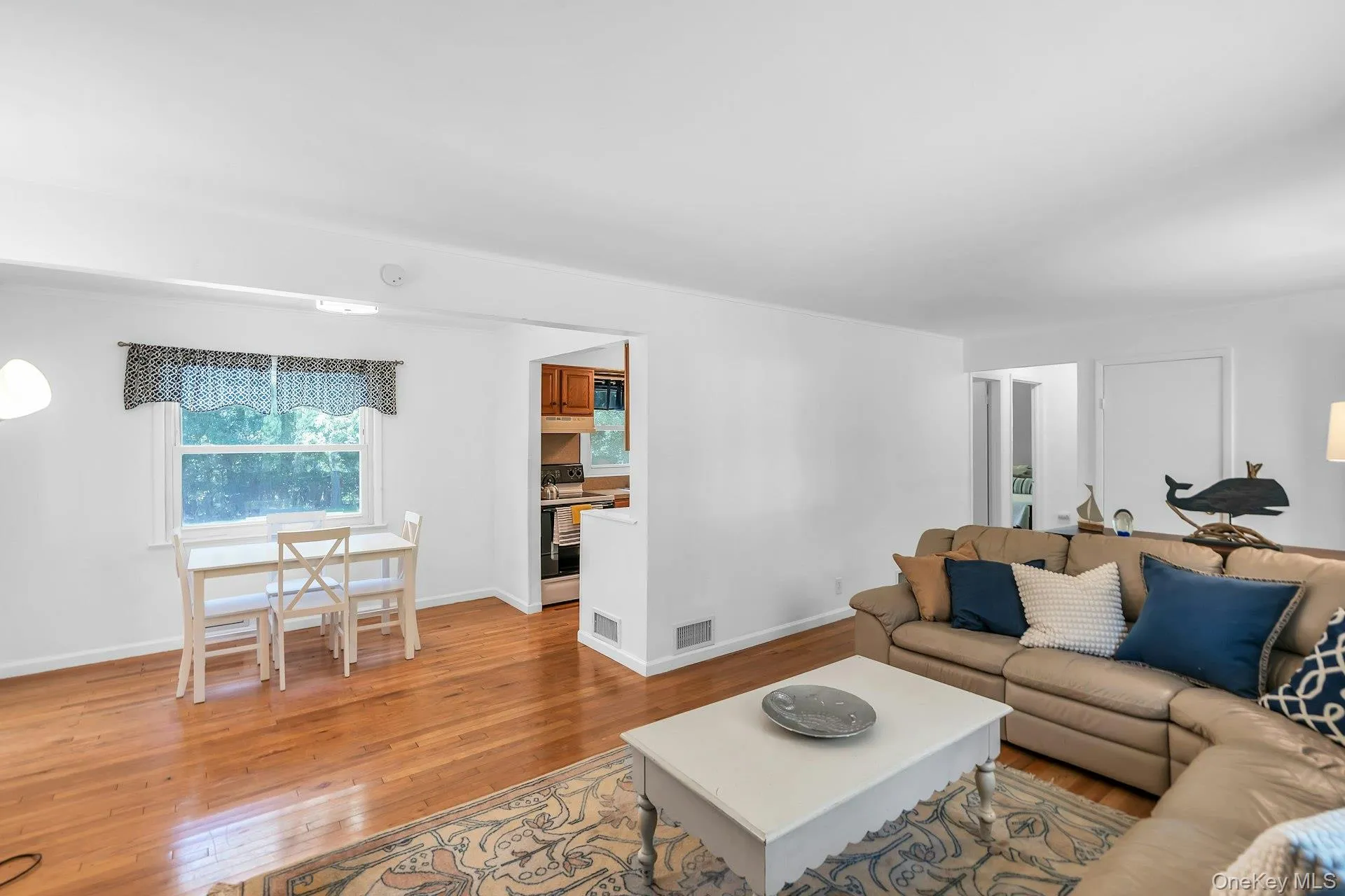 69 Squiretown Road, Southampton, NY, 2 Bedroom Bedrooms, 6 Room Rooms,1 BathroomBathrooms,Residential Lease,For Rent,Squiretown,0,1041899 69 Squiretown Road, Southampton, NY, 2 Bedroom Bedrooms, 6 Room Rooms,1 BathroomBathrooms,Residential Lease,For Rent,Squiretown,0,1041899