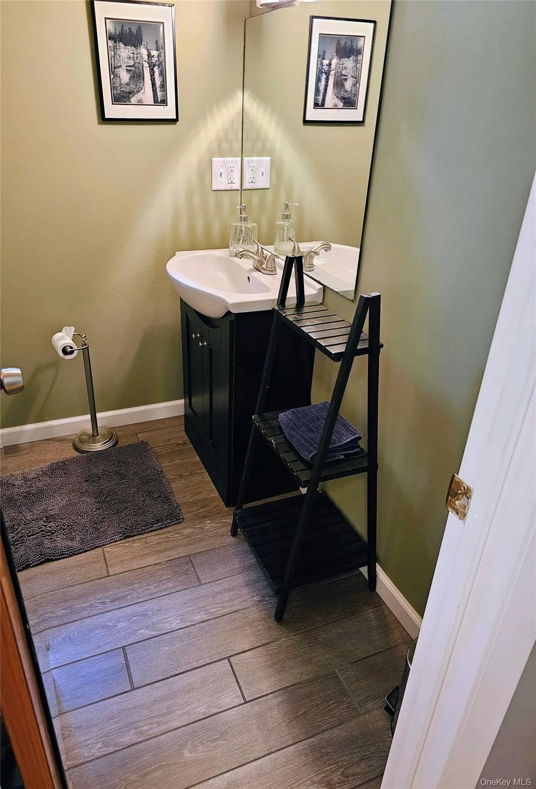 27 Fox Run, Fallsburg, NY, 2 Bedrooms Bedrooms, 6 Rooms Rooms,2 BathroomsBathrooms,Residential,For Rent,Fox,0,1041901 27 Fox Run, Fallsburg, NY, 2 Bedrooms Bedrooms, 6 Rooms Rooms,2 BathroomsBathrooms,Residential,For Rent,Fox,0,1041901