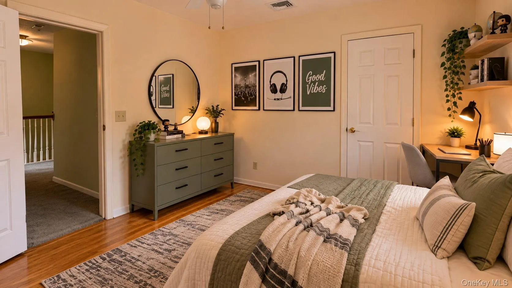 Virtually staged to illustrate the room’s potential. Virtually staged to illustrate the room’s potential.