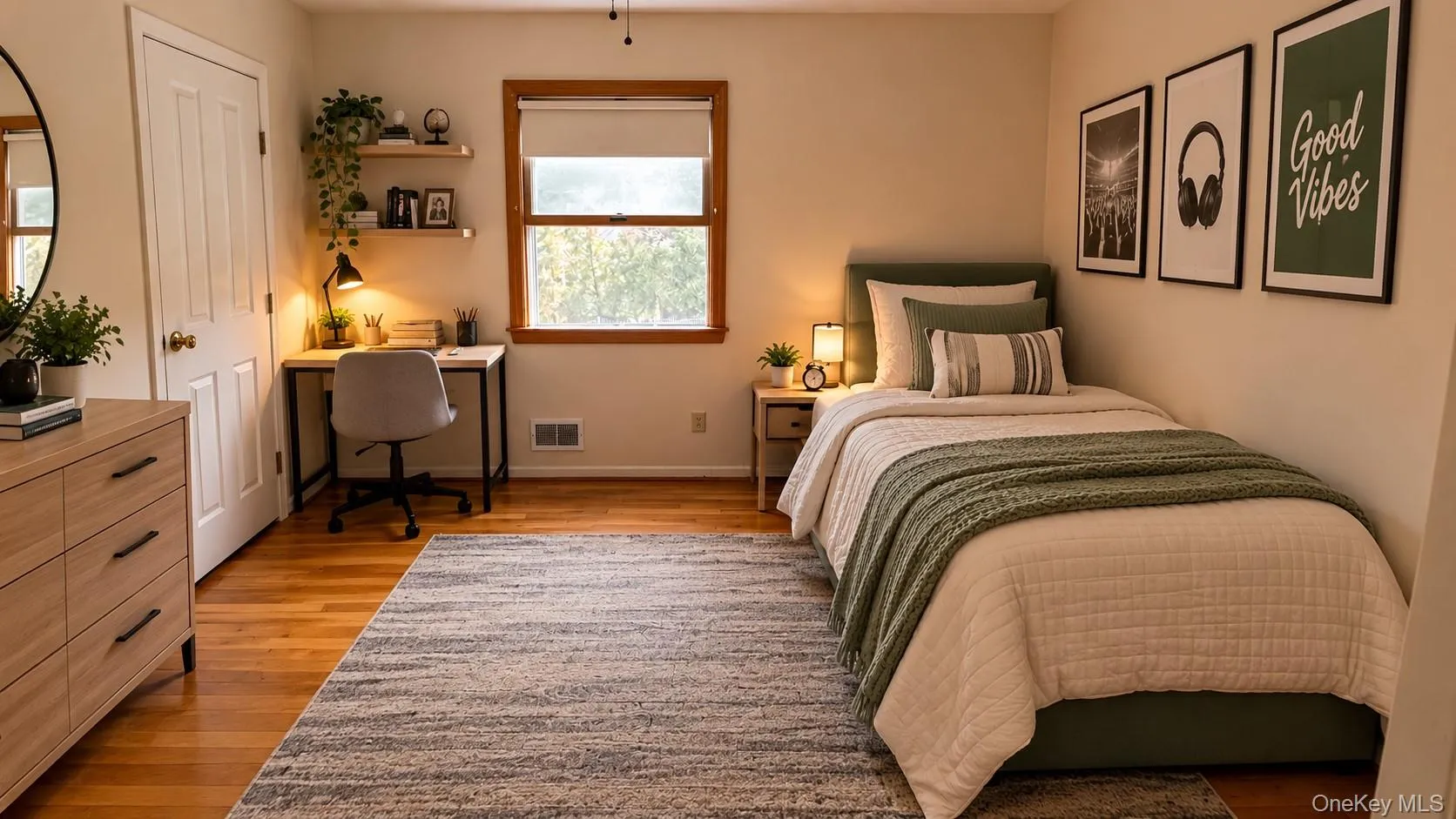 Virtually staged to illustrate the room’s potential. Virtually staged to illustrate the room’s potential.