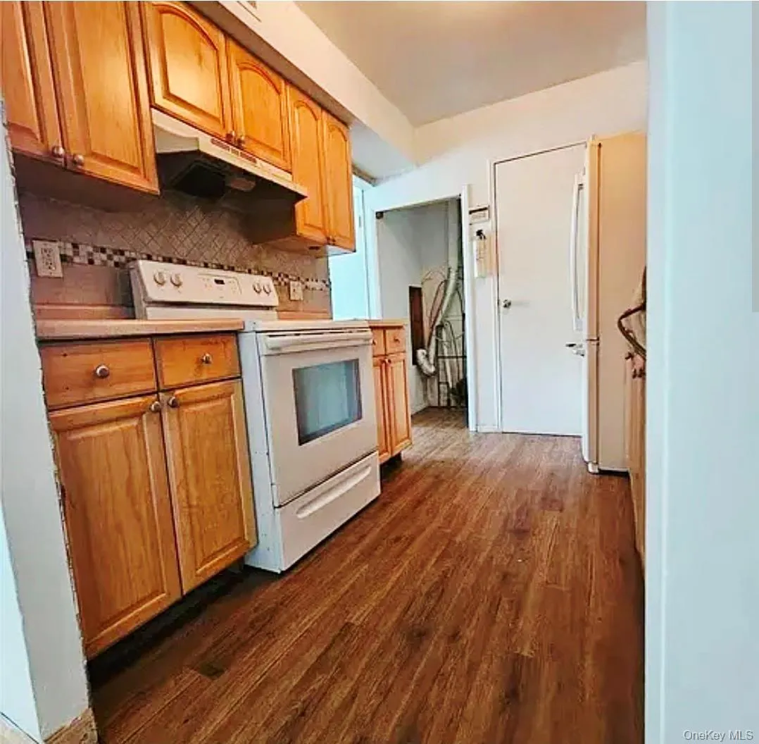 Efficiency kitchen with 1/2 bath. Efficiency kitchen with 1/2 bath.