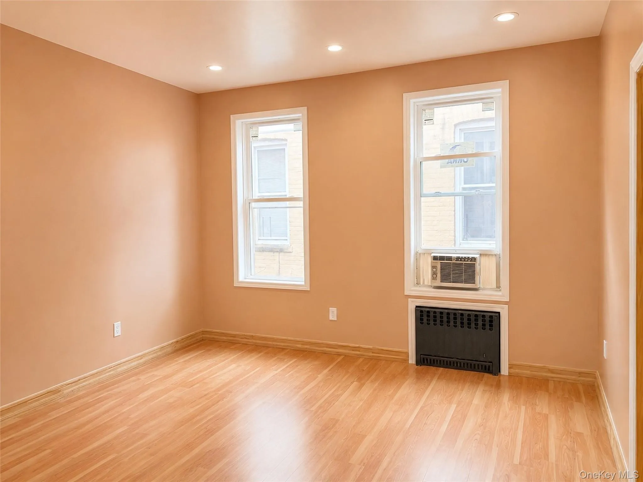 1939 Ellis Avenue, New York, NY, 4 Bedroom Bedrooms, 6 Room Rooms,1 BathroomBathrooms,Residential Lease,For Rent,Ellis,0,1041916 1939 Ellis Avenue, New York, NY, 4 Bedroom Bedrooms, 6 Room Rooms,1 BathroomBathrooms,Residential Lease,For Rent,Ellis,0,1041916