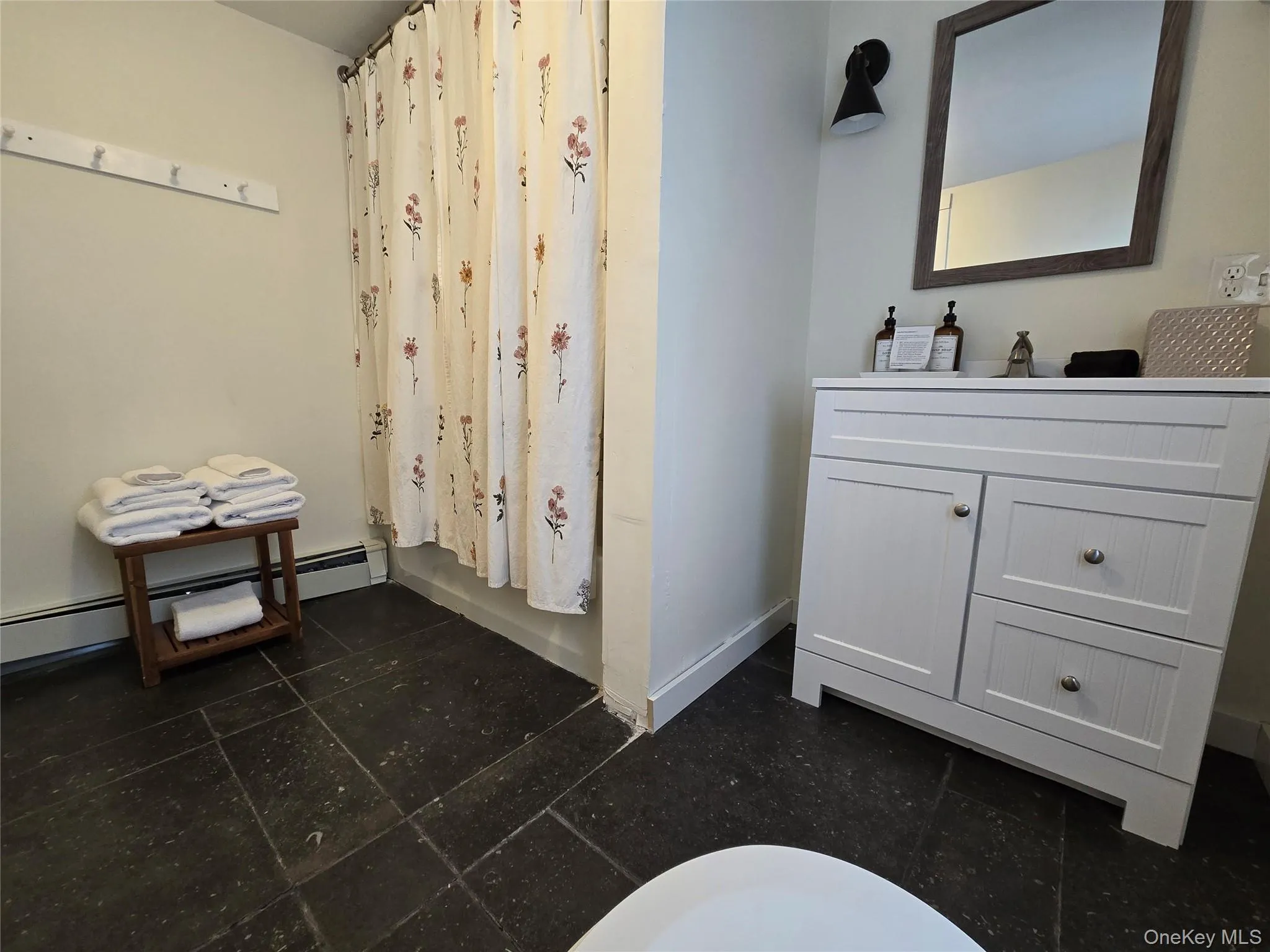 128 Cole Bank Road, Saugerties, NY, 4 Bedrooms Bedrooms, 10 Rooms Rooms,2 BathroomsBathrooms,Residential,For Rent,Cole Bank,0,1041917 128 Cole Bank Road, Saugerties, NY, 4 Bedrooms Bedrooms, 10 Rooms Rooms,2 BathroomsBathrooms,Residential,For Rent,Cole Bank,0,1041917