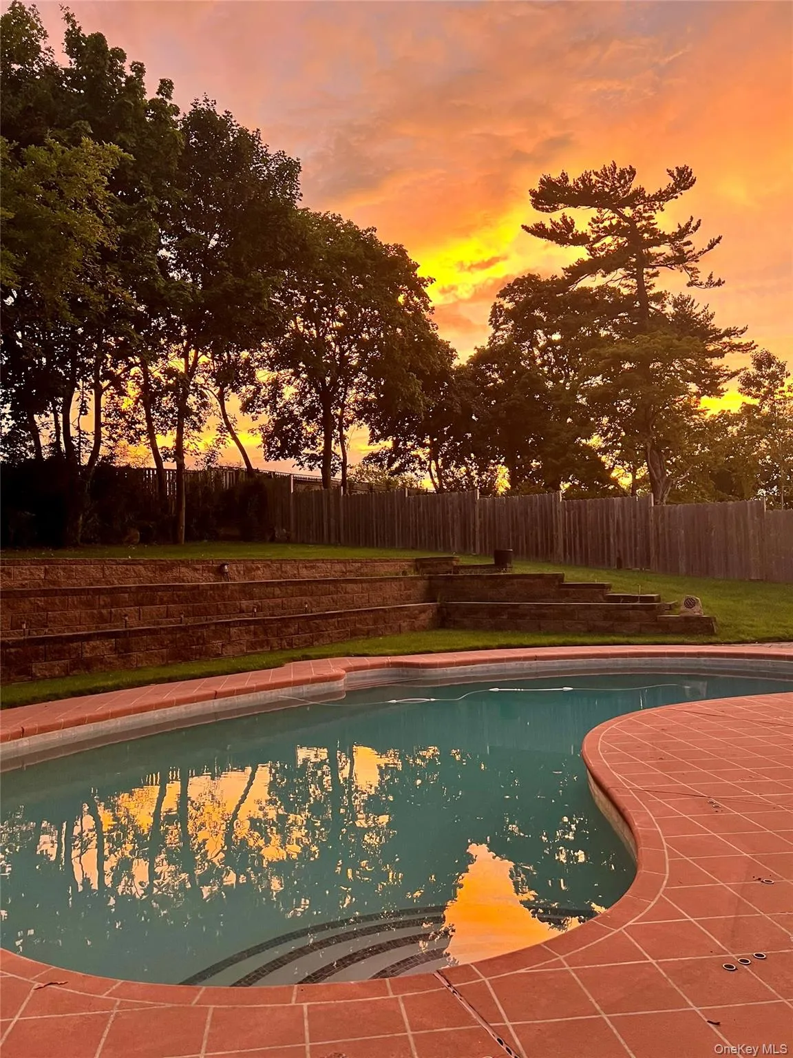 Beautiful Sunset View from your Backyard Beautiful Sunset View from your Backyard