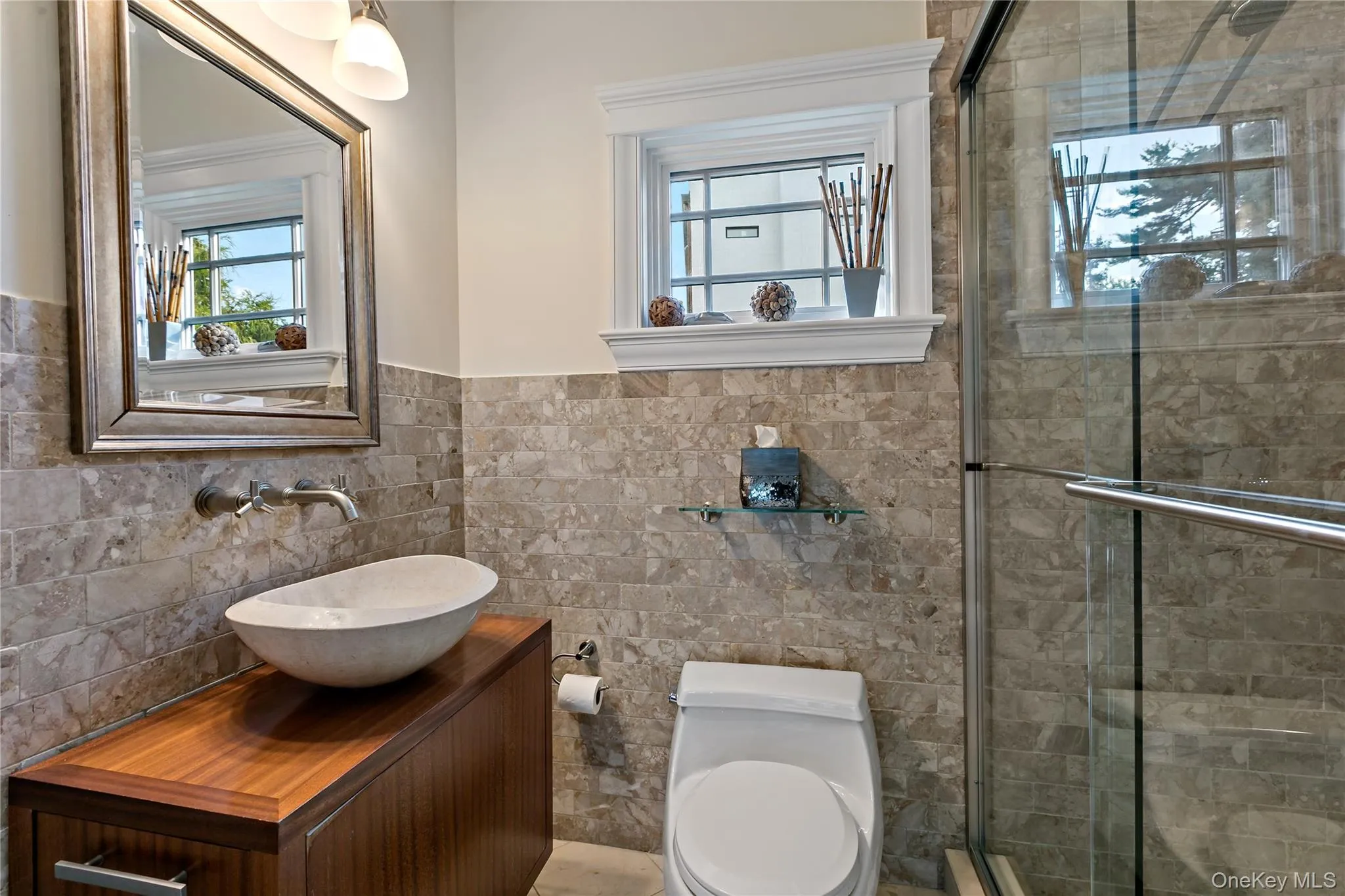 Full Bath Conveniently Located Near the Pool Full Bath Conveniently Located Near the Pool