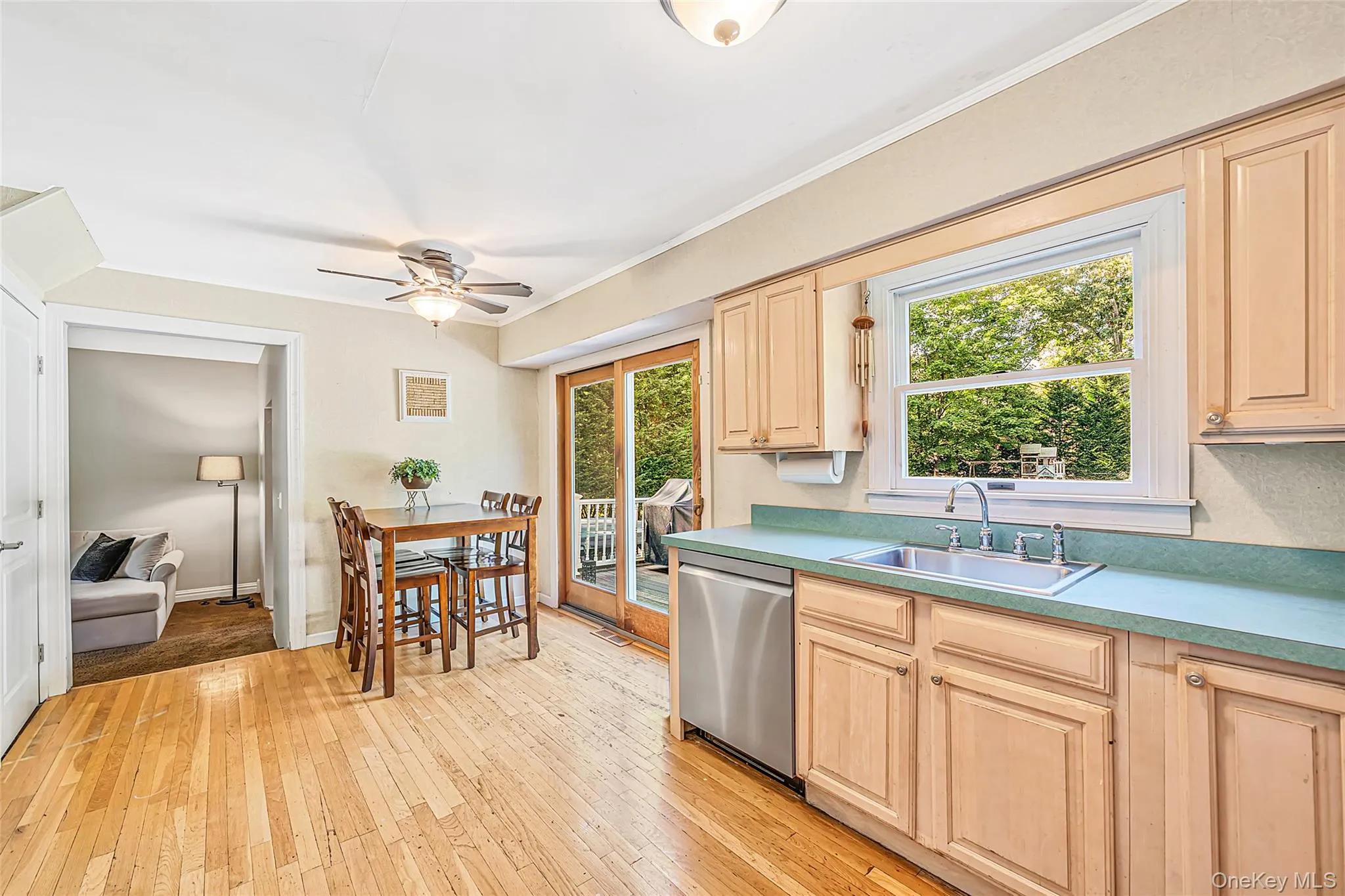 16 Dogwood Drive, Smithtown, NY, 4 Bedrooms Bedrooms, 8 Rooms Rooms,2 BathroomsBathrooms,Residential,For Rent,Dogwood,0,1041929 16 Dogwood Drive, Smithtown, NY, 4 Bedrooms Bedrooms, 8 Rooms Rooms,2 BathroomsBathrooms,Residential,For Rent,Dogwood,0,1041929
