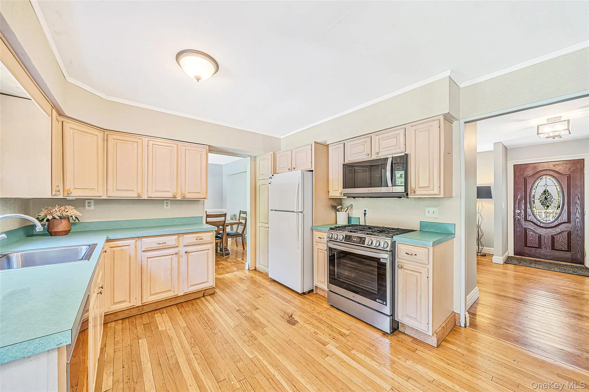 16 Dogwood Drive, Smithtown, NY, 4 Bedrooms Bedrooms, 8 Rooms Rooms,2 BathroomsBathrooms,Residential,For Rent,Dogwood,0,1041929 16 Dogwood Drive, Smithtown, NY, 4 Bedrooms Bedrooms, 8 Rooms Rooms,2 BathroomsBathrooms,Residential,For Rent,Dogwood,0,1041929