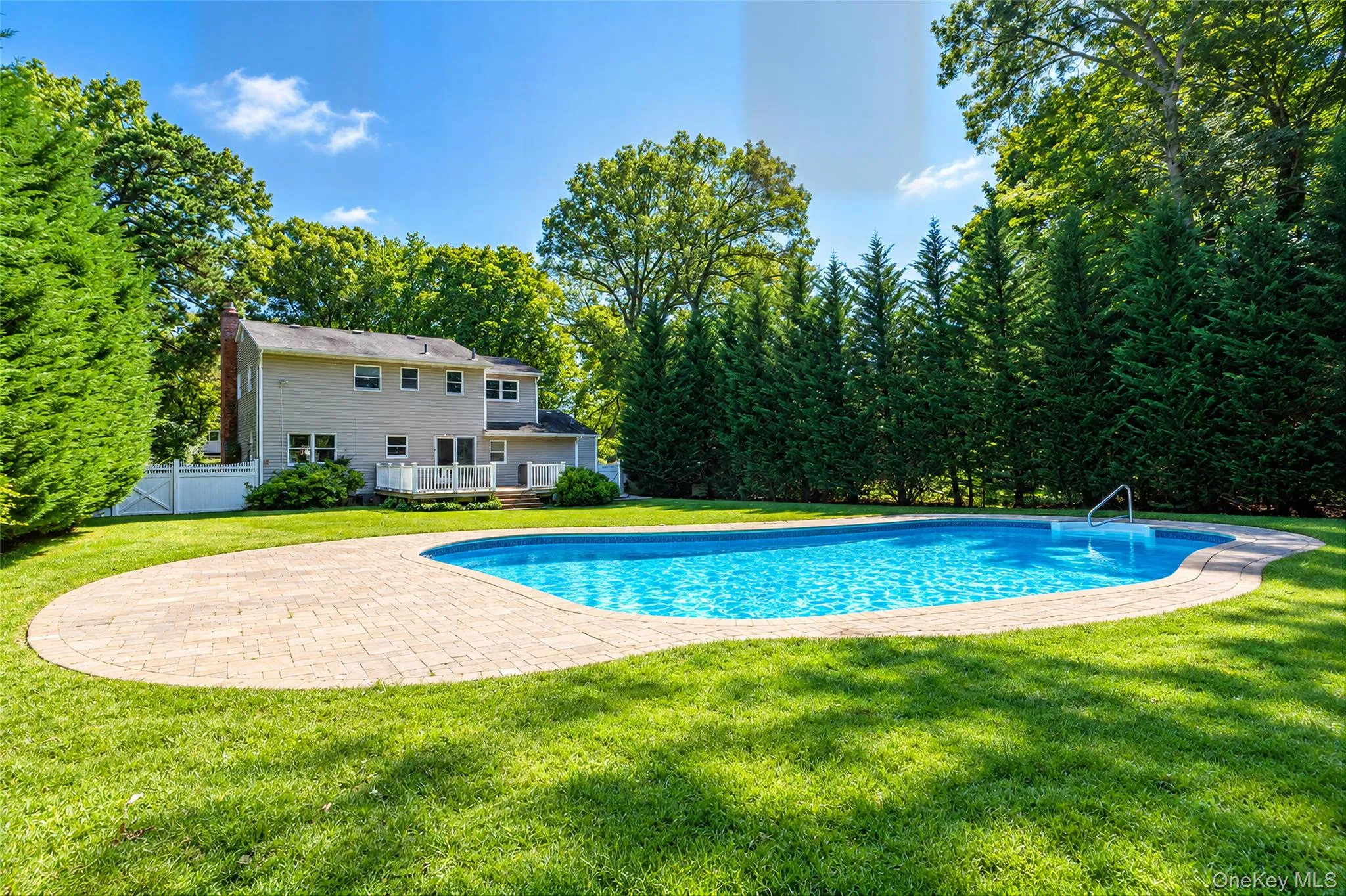 Pool is virtually enhanced to depict as accurate as possible the shape without the cover. Pool is virtually enhanced to depict as accurate as possible the shape without the cover.