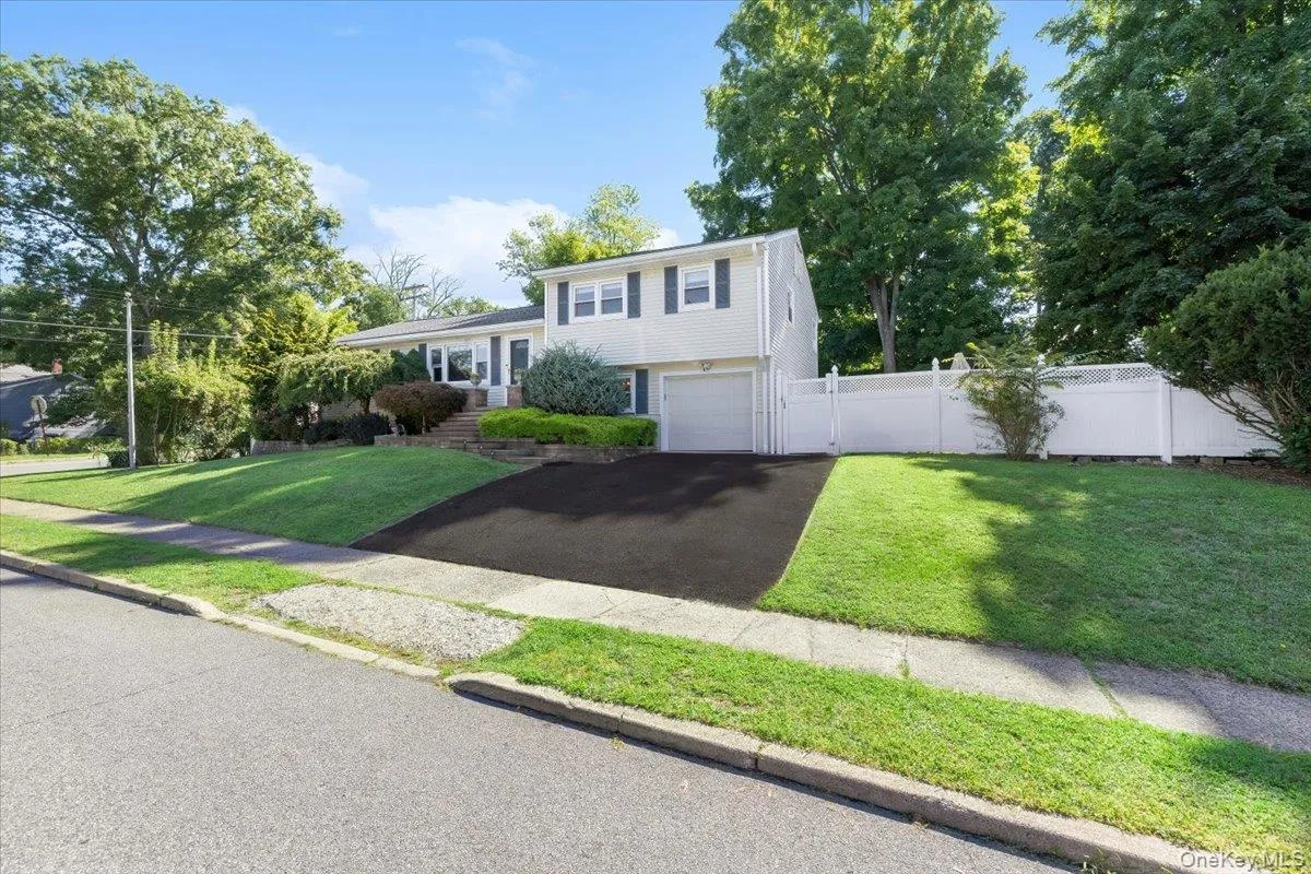 8 Foxwood Avenue, Ramapo, NY, 4 Bedrooms Bedrooms, 11 Rooms Rooms,2 BathroomsBathrooms,Residential,For Rent,Foxwood,0,1041944 8 Foxwood Avenue, Ramapo, NY, 4 Bedrooms Bedrooms, 11 Rooms Rooms,2 BathroomsBathrooms,Residential,For Rent,Foxwood,0,1041944