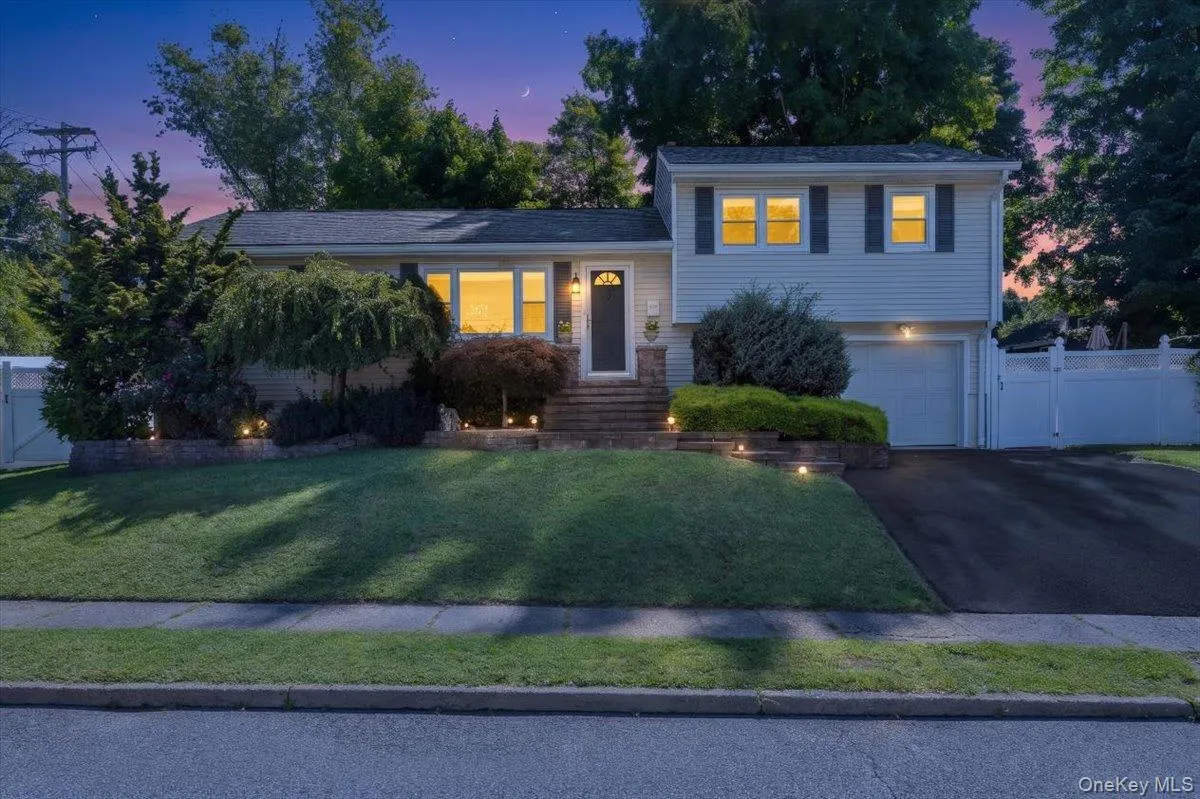 8 Foxwood Avenue, Ramapo, NY, 4 Bedrooms Bedrooms, 11 Rooms Rooms,2 BathroomsBathrooms,Residential,For Rent,Foxwood,0,1041944 8 Foxwood Avenue, Ramapo, NY, 4 Bedrooms Bedrooms, 11 Rooms Rooms,2 BathroomsBathrooms,Residential,For Rent,Foxwood,0,1041944