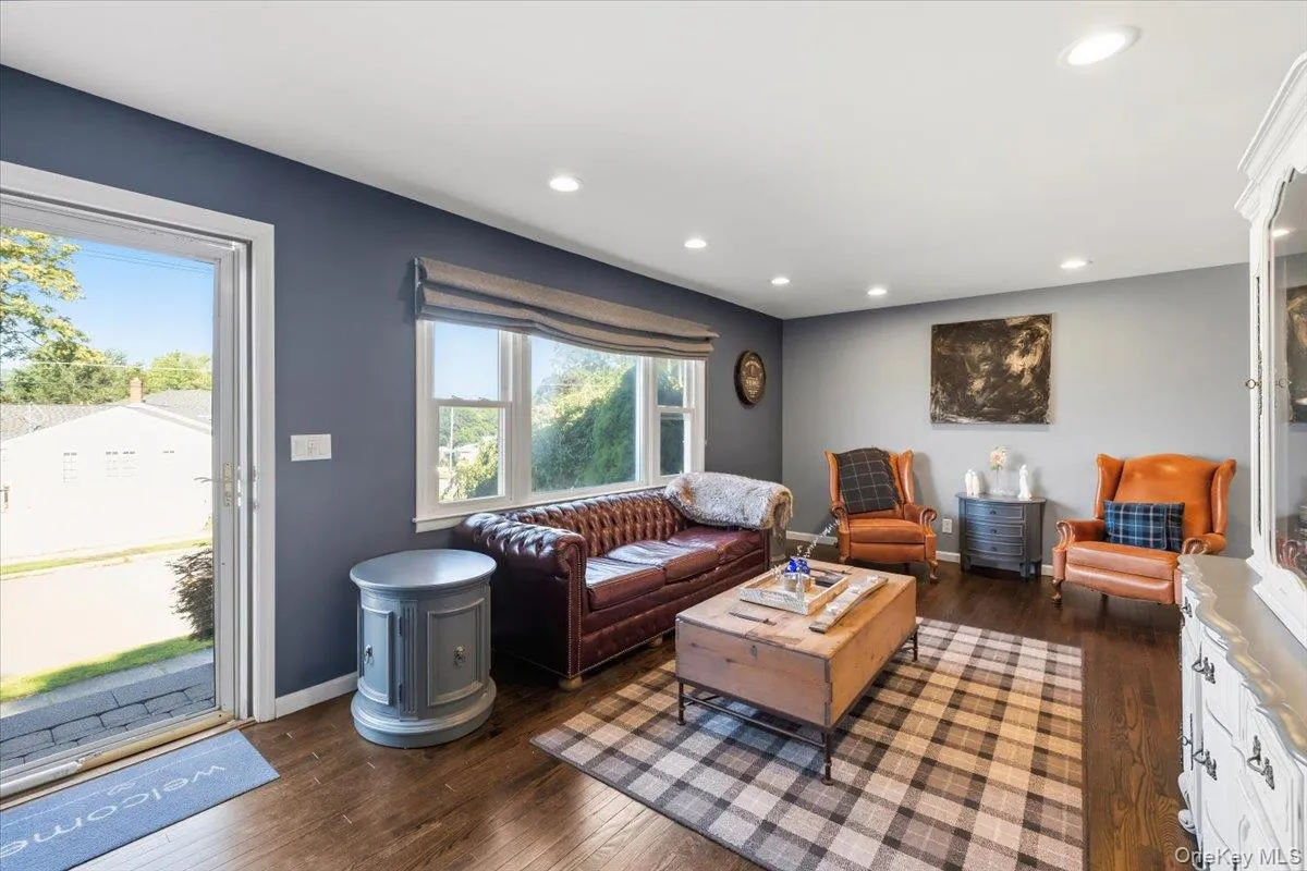 8 Foxwood Avenue, Ramapo, NY, 4 Bedrooms Bedrooms, 11 Rooms Rooms,2 BathroomsBathrooms,Residential,For Rent,Foxwood,0,1041944 8 Foxwood Avenue, Ramapo, NY, 4 Bedrooms Bedrooms, 11 Rooms Rooms,2 BathroomsBathrooms,Residential,For Rent,Foxwood,0,1041944