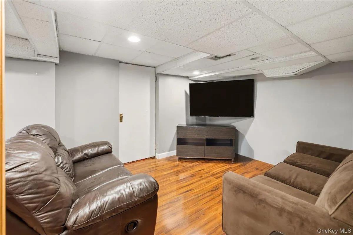 8 Foxwood Avenue, Ramapo, NY, 4 Bedrooms Bedrooms, 11 Rooms Rooms,2 BathroomsBathrooms,Residential,For Rent,Foxwood,0,1041944 8 Foxwood Avenue, Ramapo, NY, 4 Bedrooms Bedrooms, 11 Rooms Rooms,2 BathroomsBathrooms,Residential,For Rent,Foxwood,0,1041944